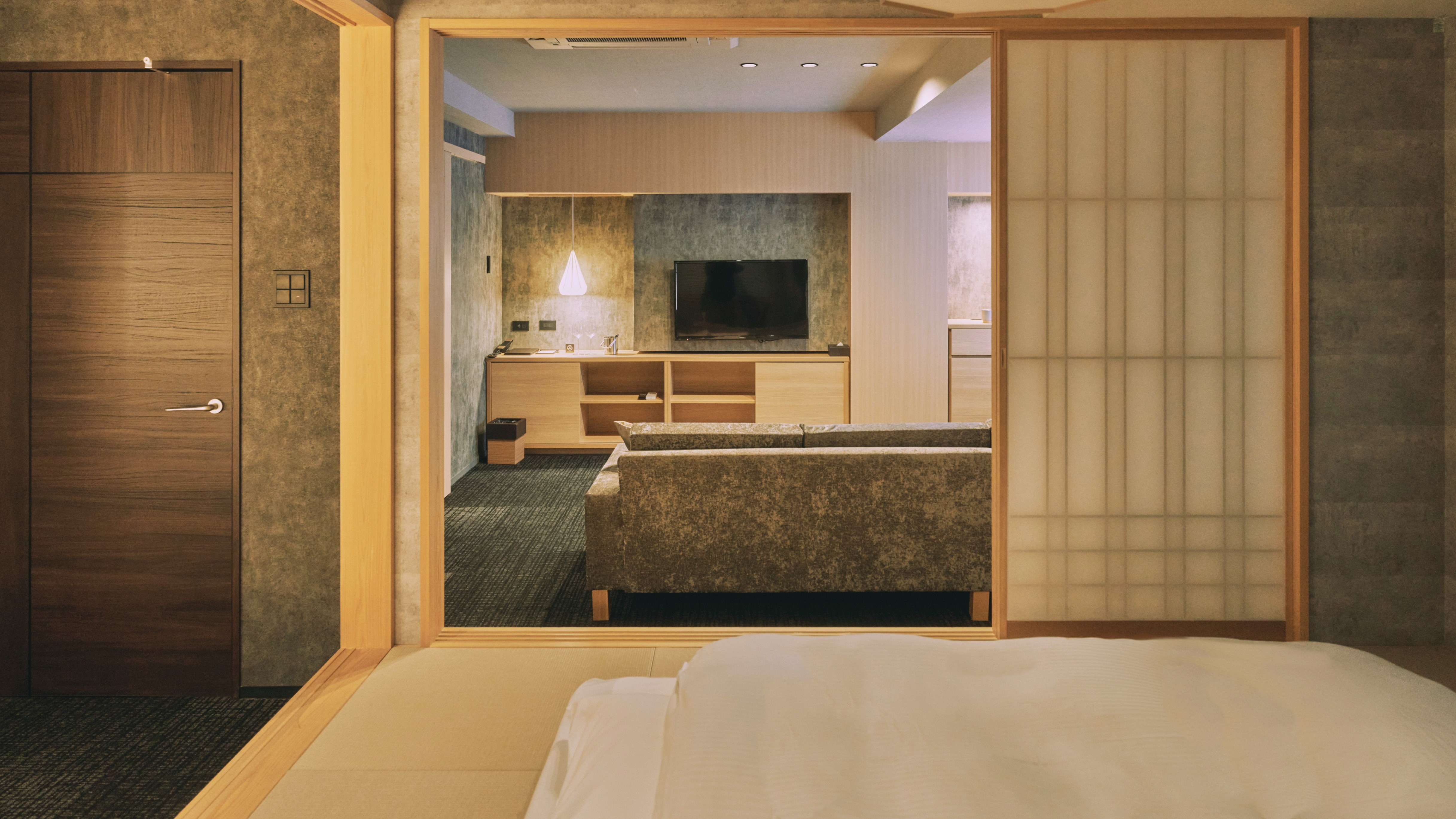 ＜雅樂スイート＞50㎡の広さで家族でもゆったり過ごせる客室