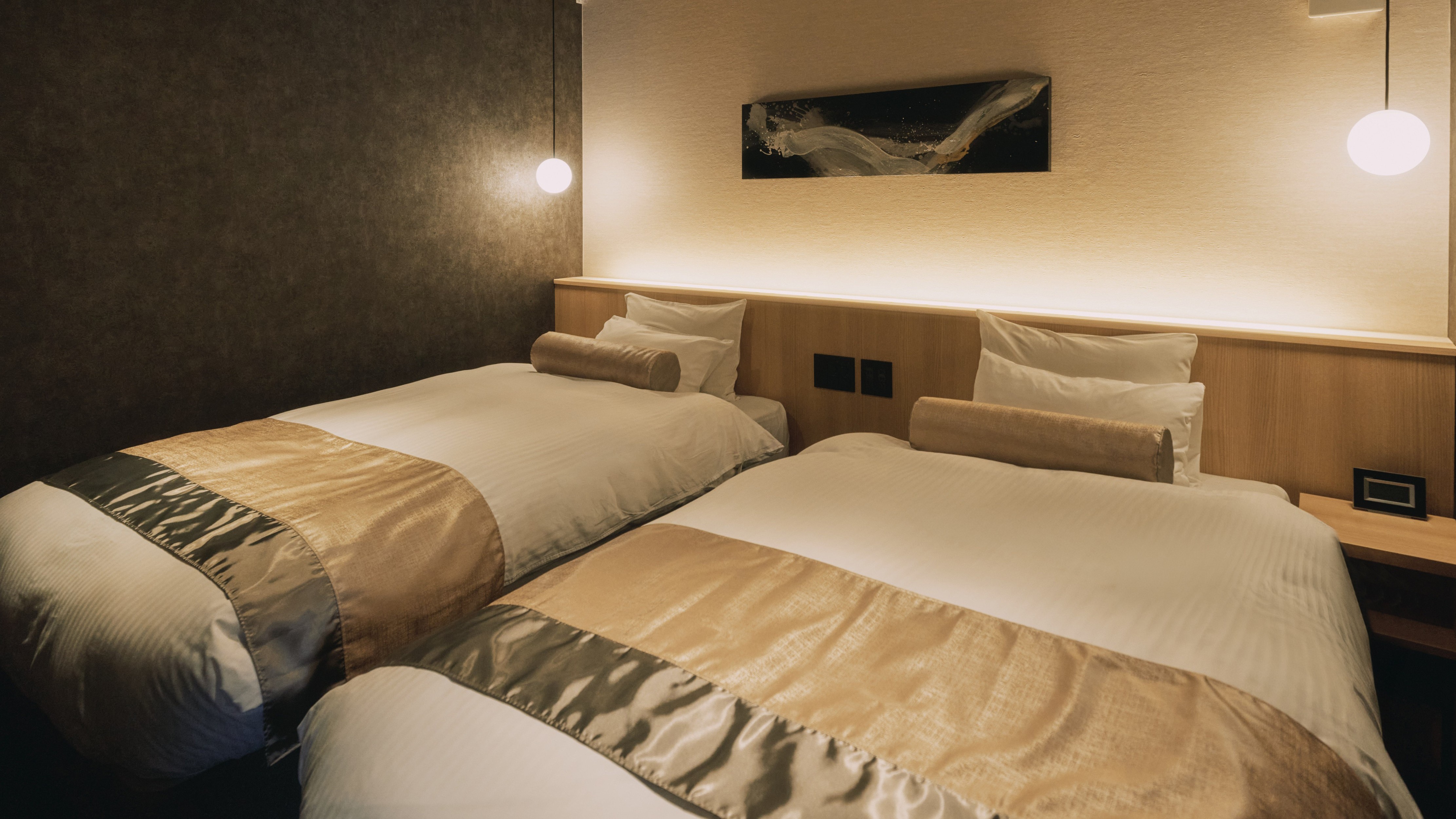 ＜ジュニアスイート＞静かな空間で心地よく眠れるベッドルーム