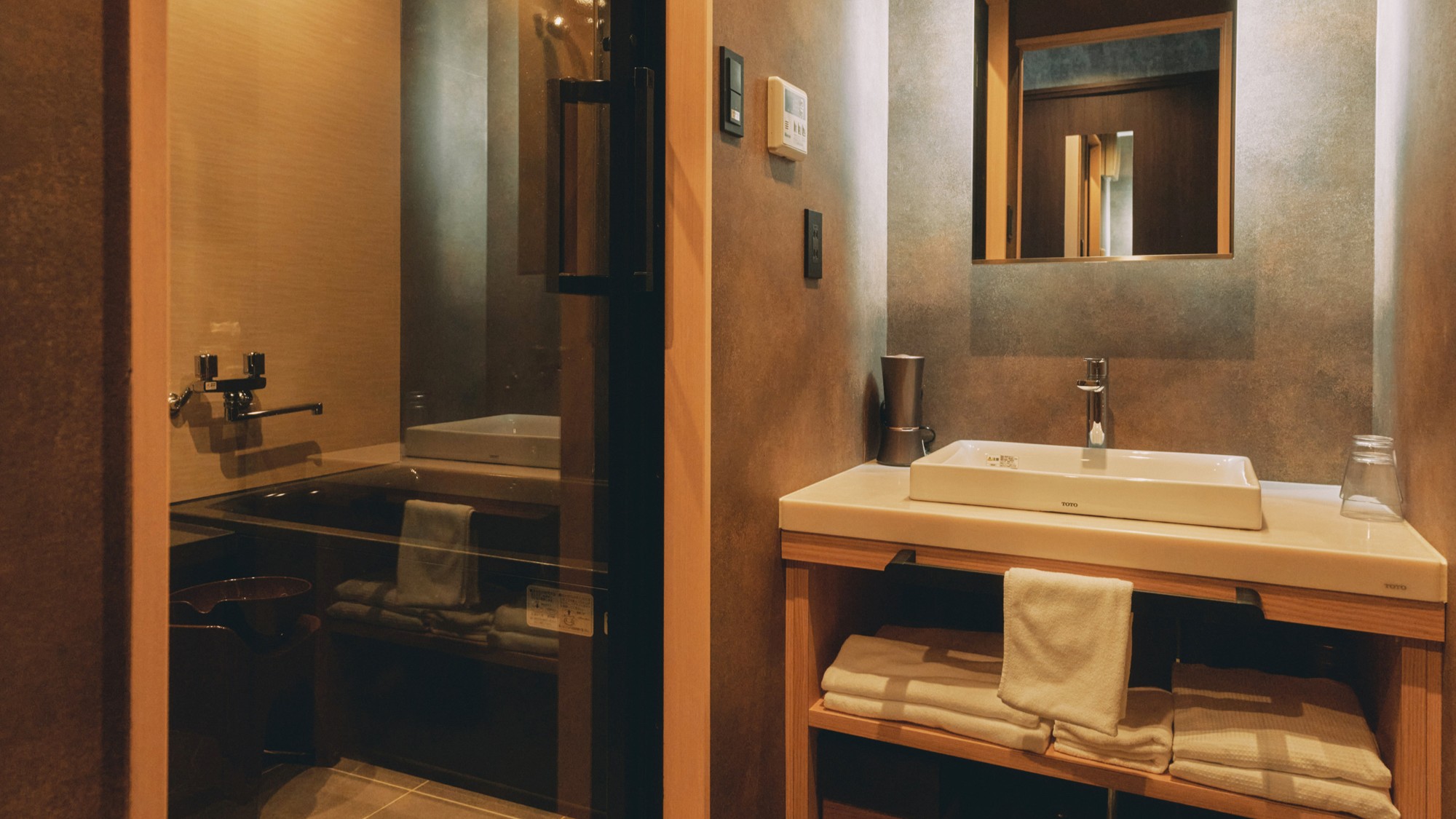 ＜ジュニアスイート＞ゆとりある空間で朝もゆったり整う洗面スペース