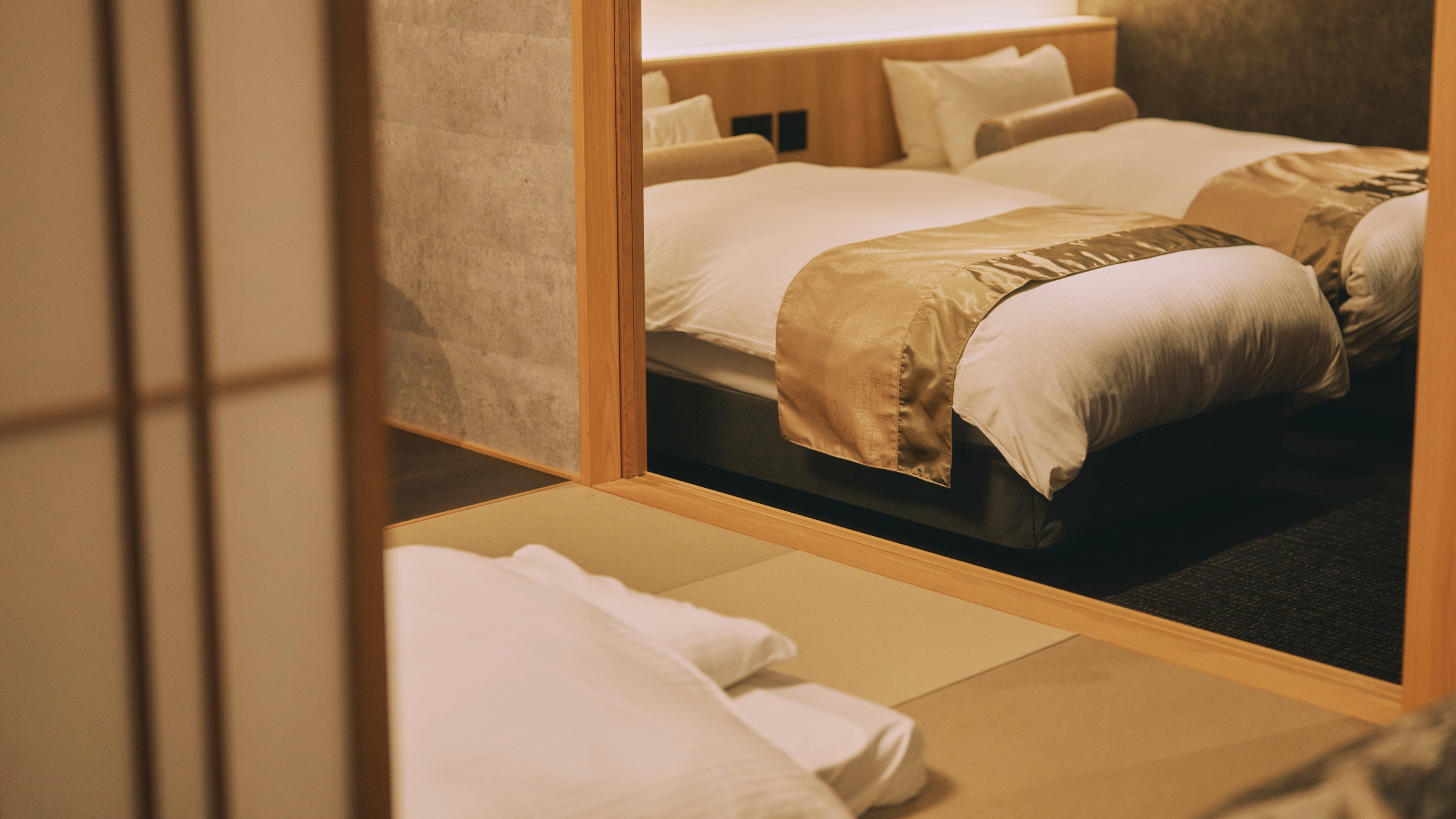 ＜雅樂スイート＞和と洋が調和した落ち着きある客室