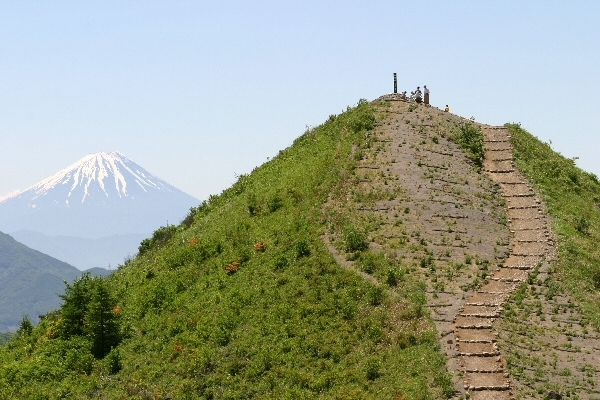 ▲春の登山、トレッキングプラン　３食付（夕食の他に、早い時間の朝食と昼食のおにぎりをご用意）▲