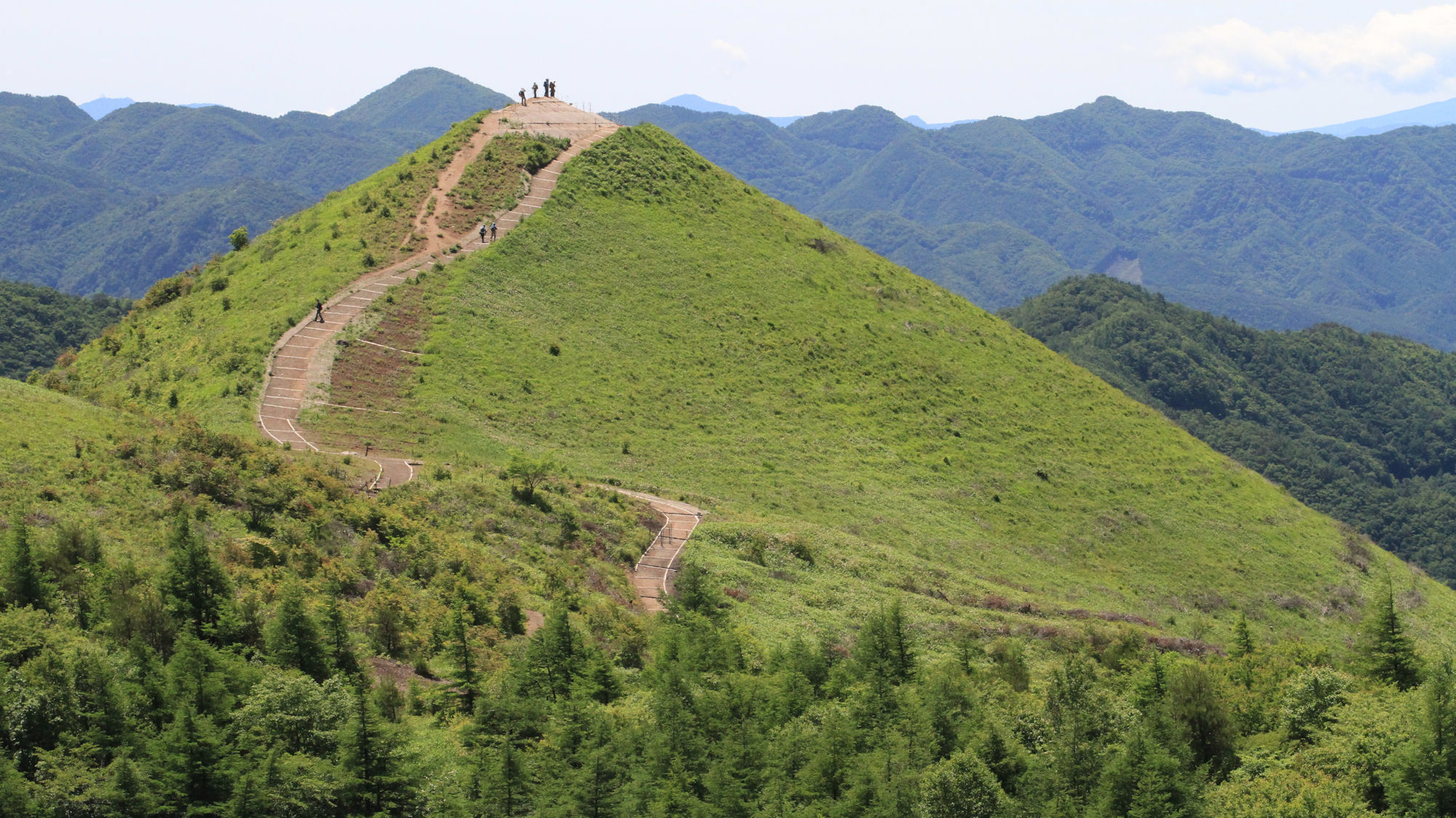 飯盛山　標高1,643m