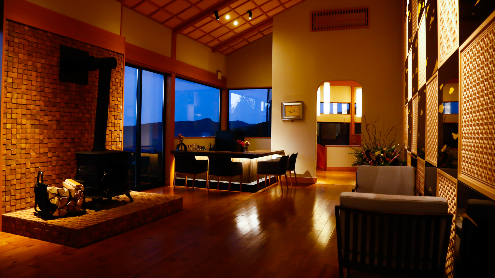 【レストラン】相模湾から揚がる新鮮な魚介や旬の山麓野菜の数々をご用意