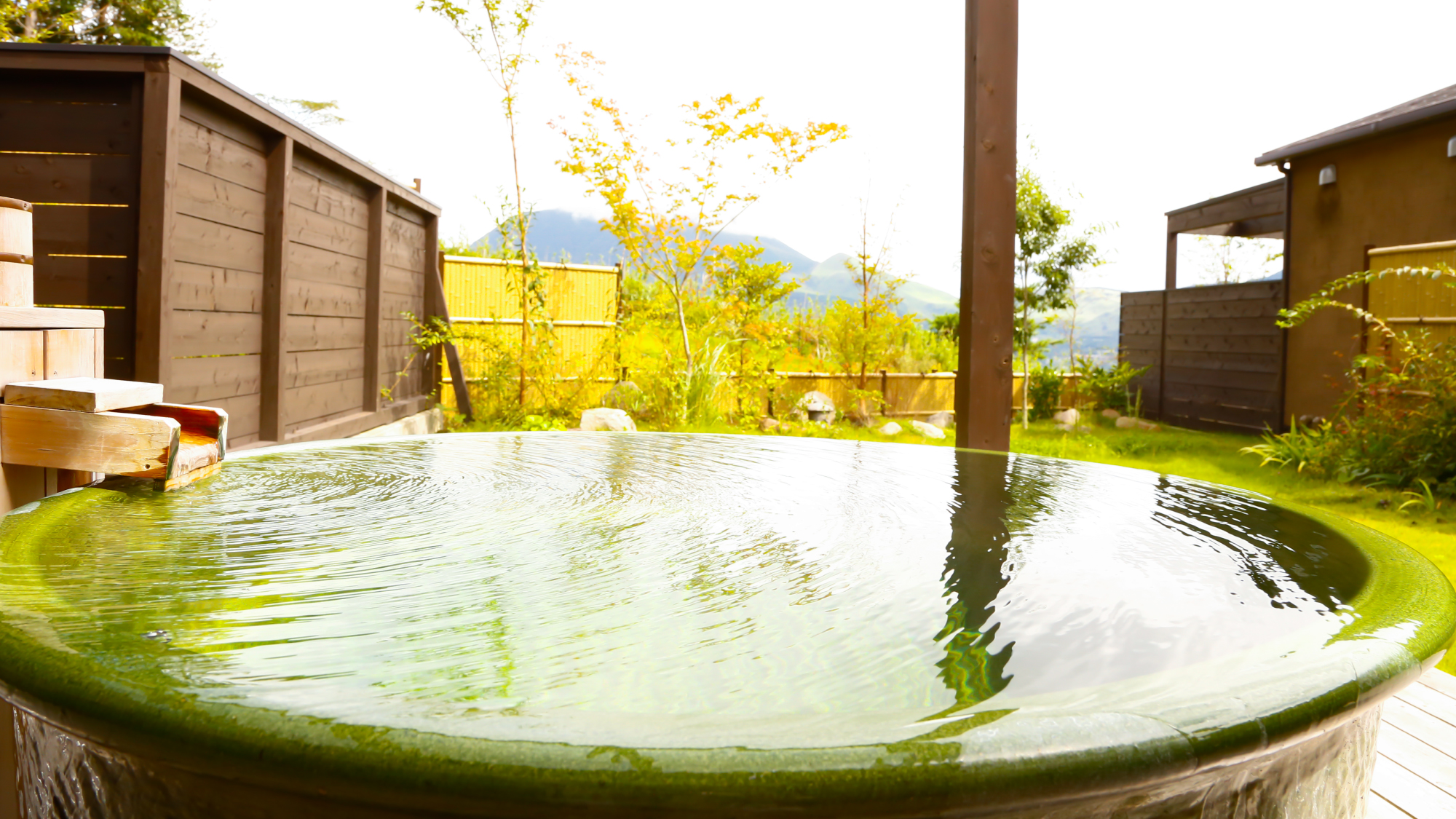 【全棟客室温泉露天風呂付】四季折々に移ろう由布院の絶景をひとり占め