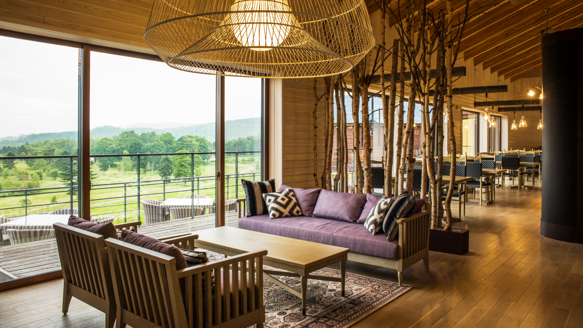 【レストラン】雄大な駒ヶ岳ビューとともに、北の大地の美味をご堪能ください。