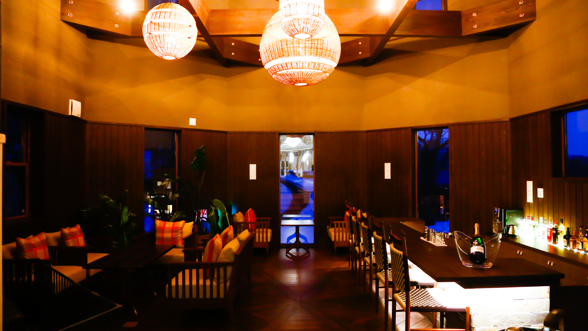 【レストラン】雄大な駒ヶ岳ビューとともに、北の大地の美味をご堪能ください。