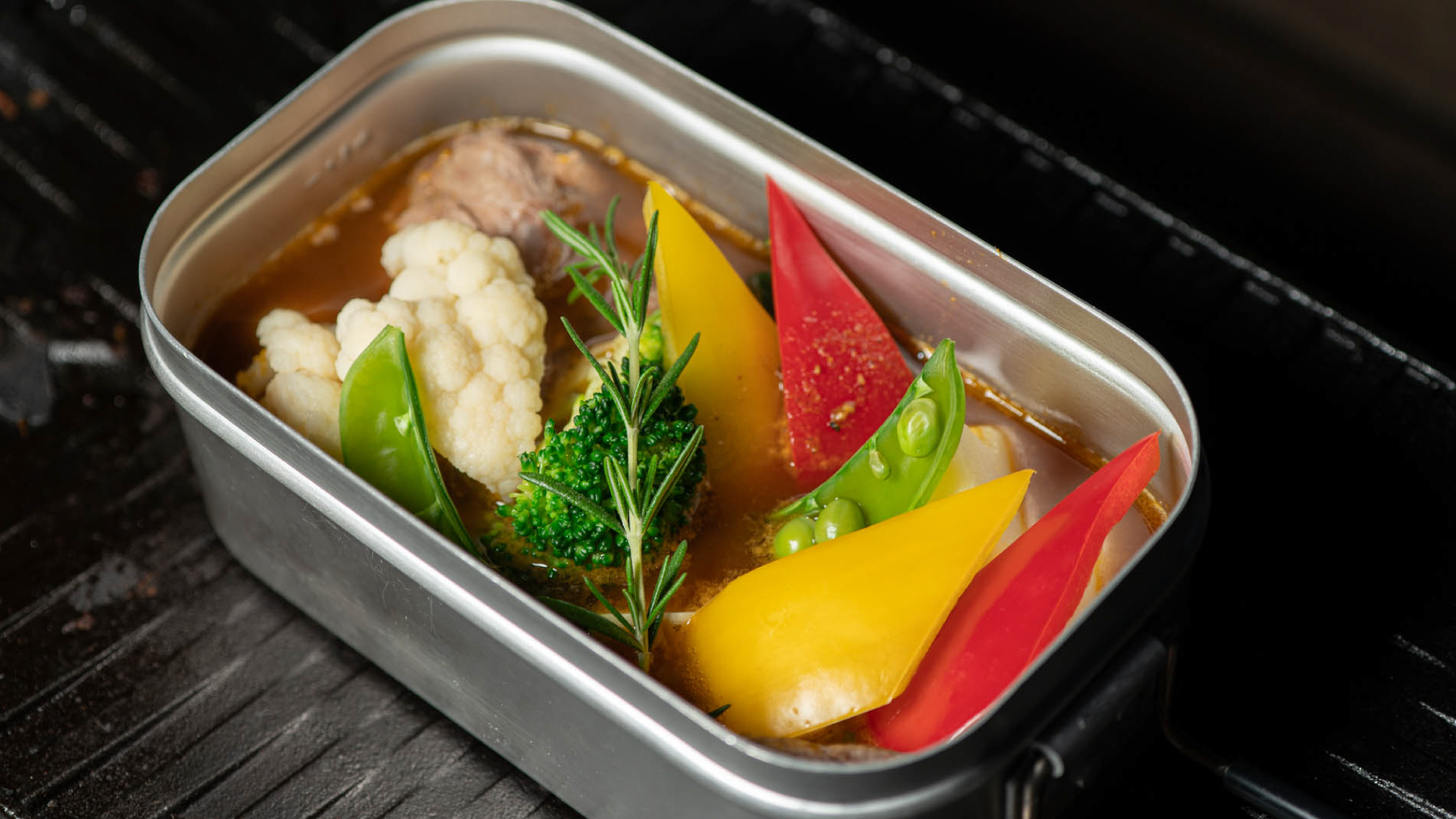【BBQディナー】彩り野菜と牛すじのスープカレー