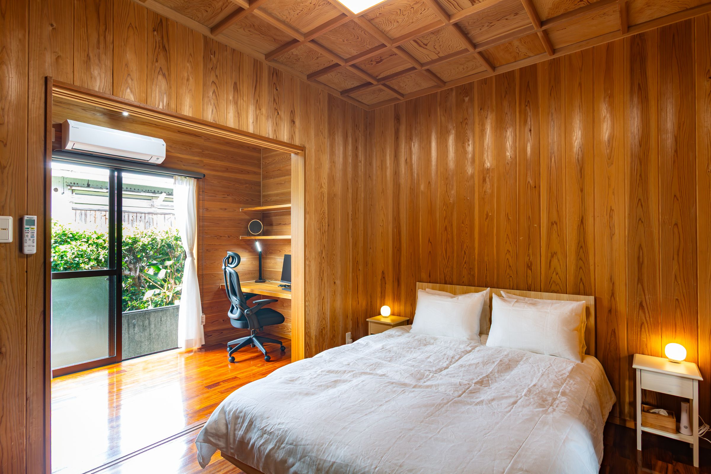 洋室のダブルベット