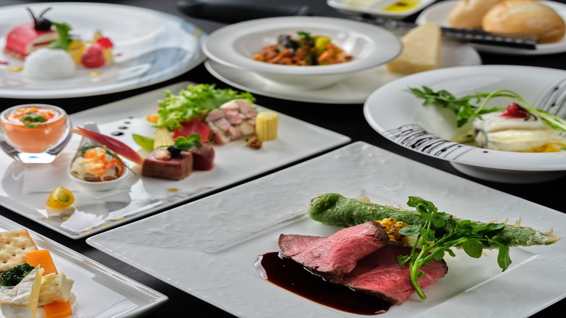 【2食付】30日前までのお得な早期割プラン【夜：洋食　朝：バイキング】