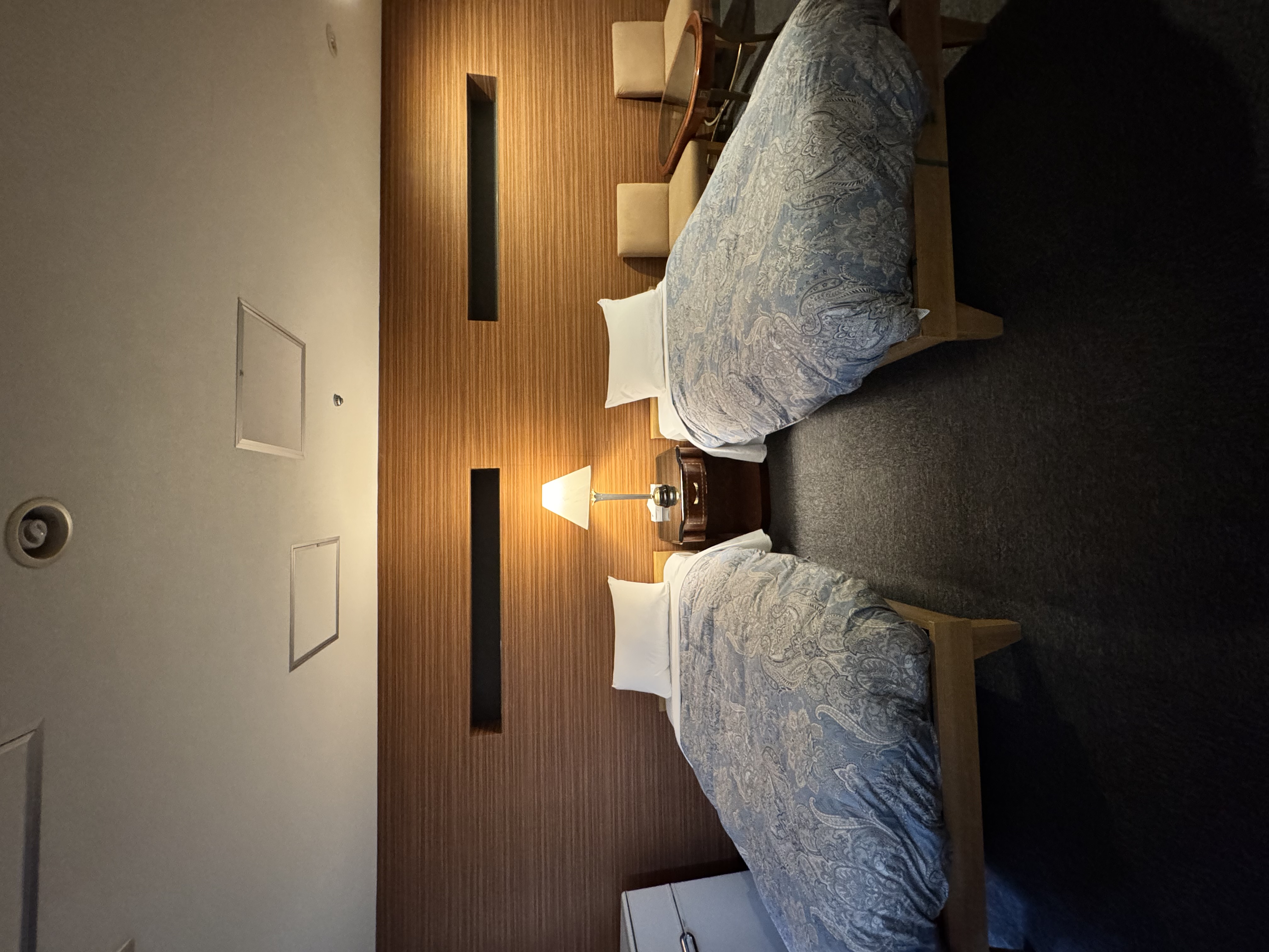 ベットが２つあるツインのお部屋になります。