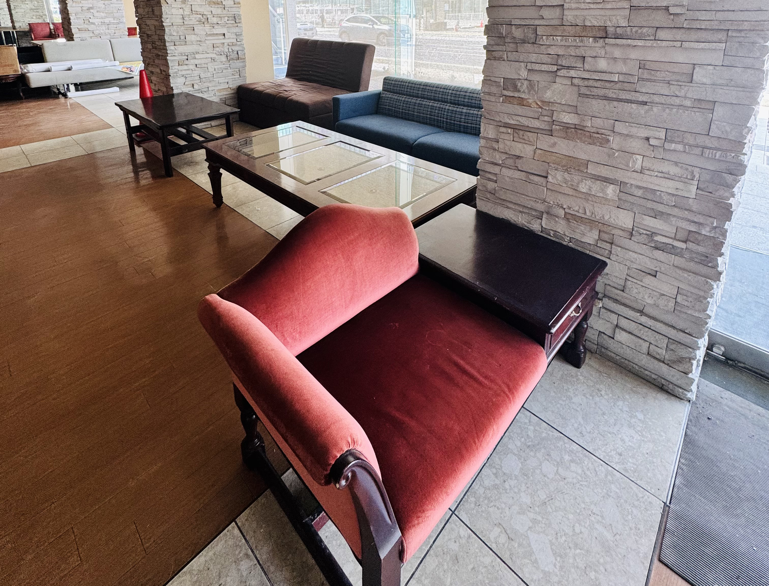 入口を入ったホテルのロビーになります。