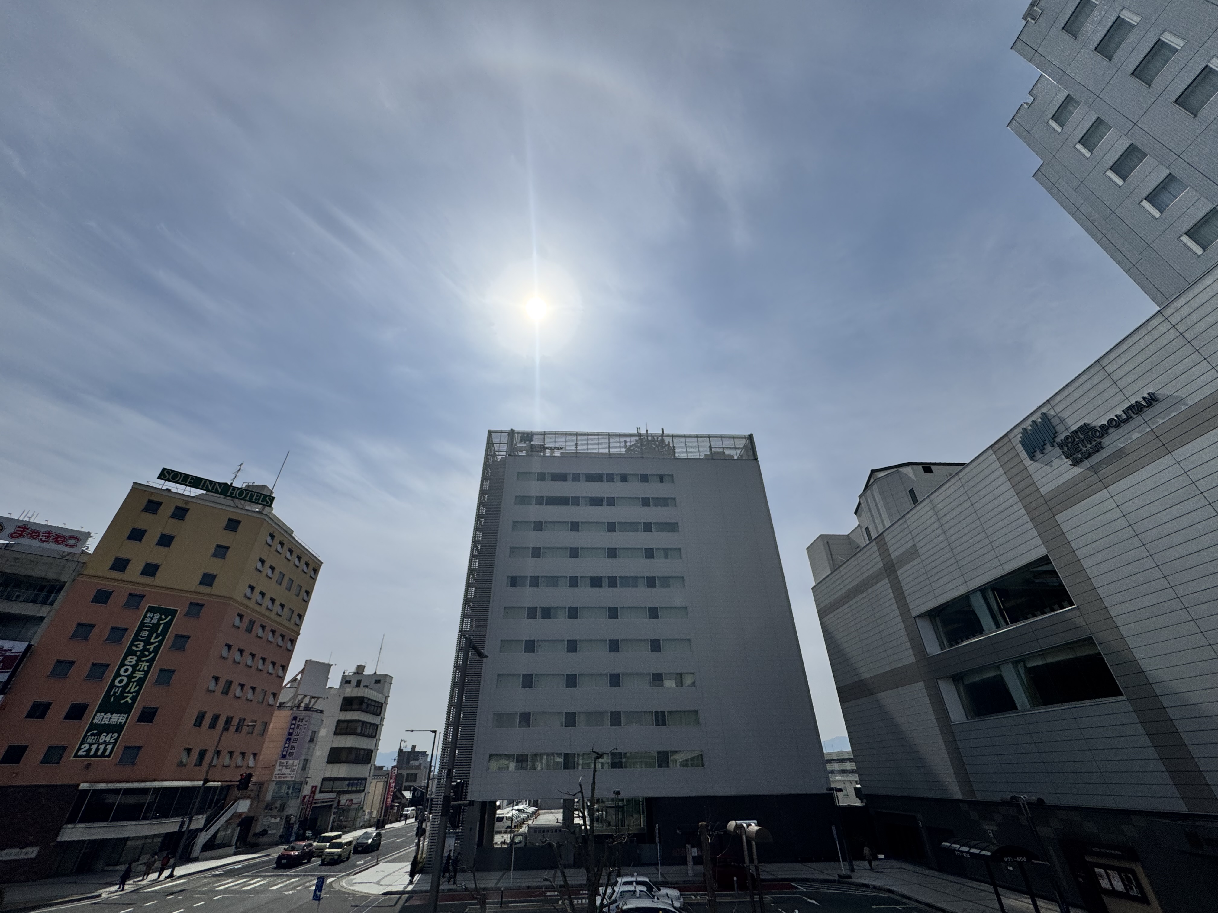 山形駅からすぐ目の前。徒歩１分ほど。旧ソーレインホテルズの看板が目印です。