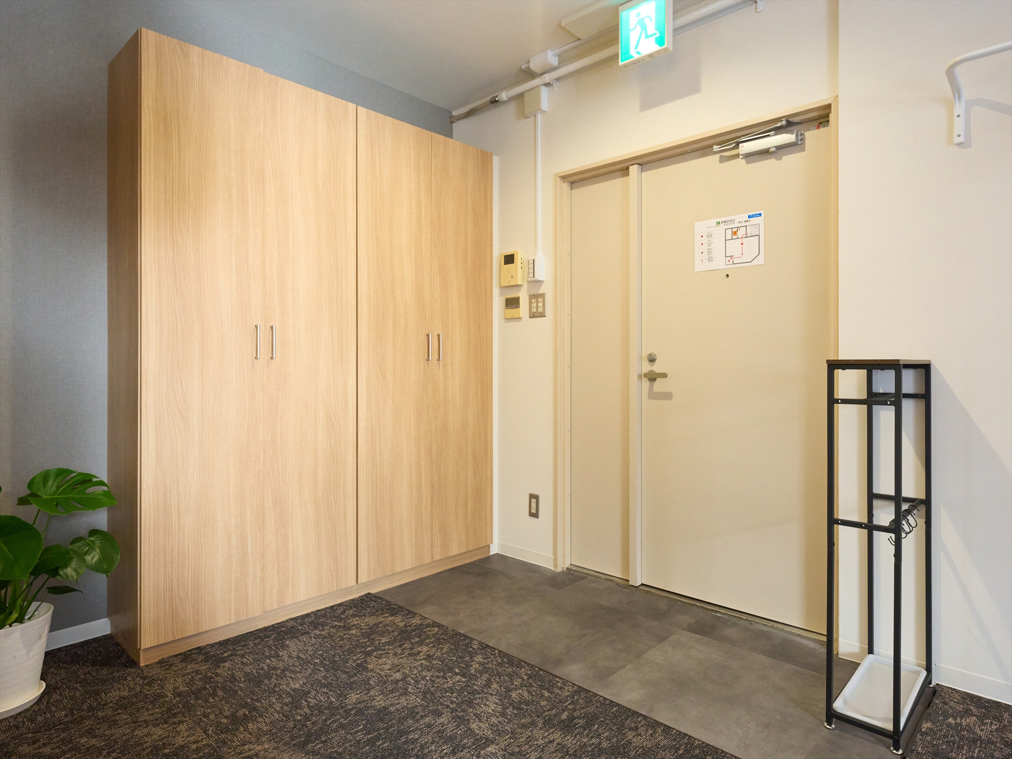 部屋入り口