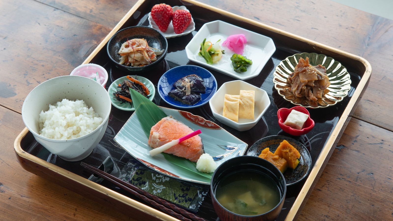 ＜朝食＞