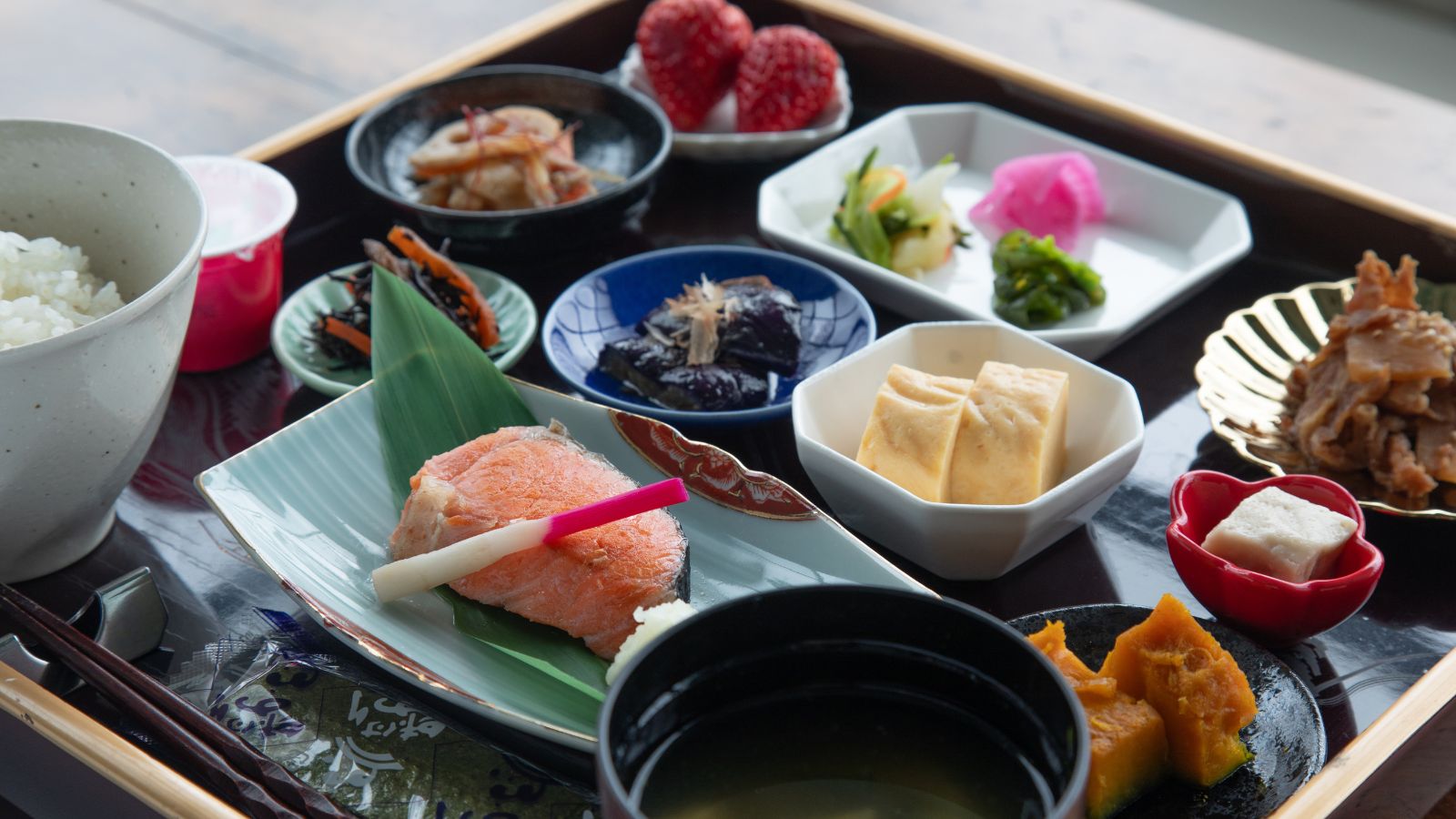 ＜朝食＞