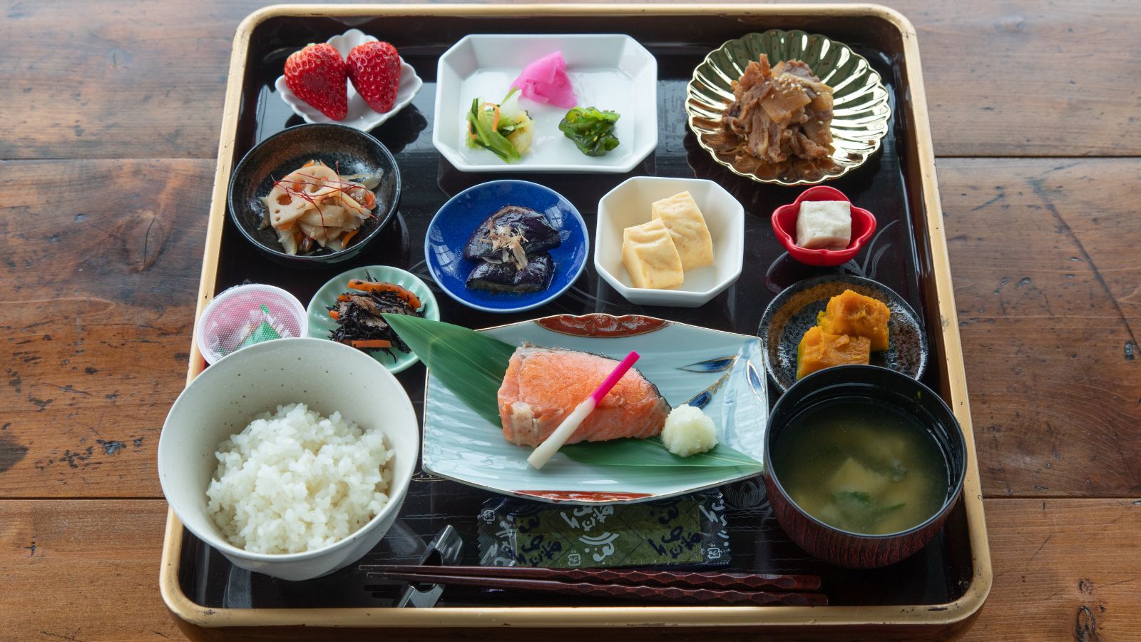 ＜朝食＞