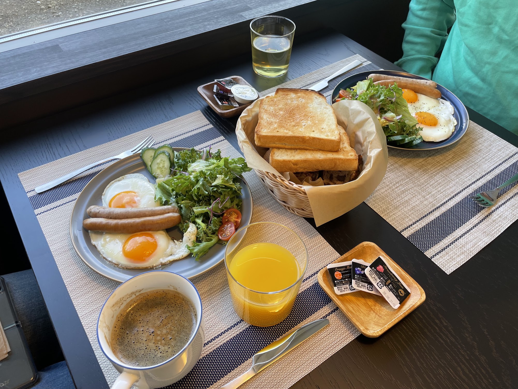 朝食