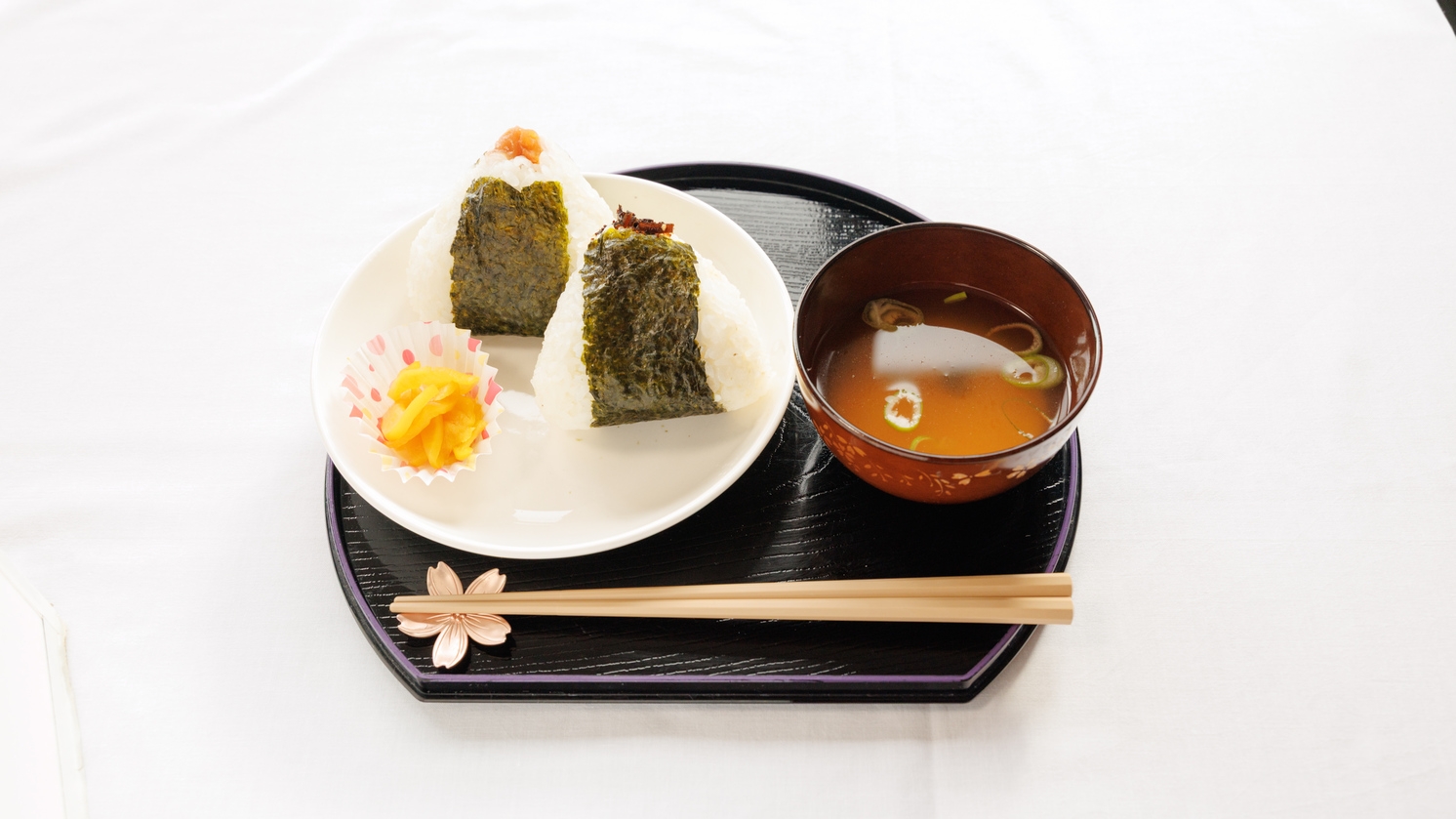 【朝食付き】天然温泉付き客室でゆったりステイ｜約20㎡のゆとりある客室（禁煙）