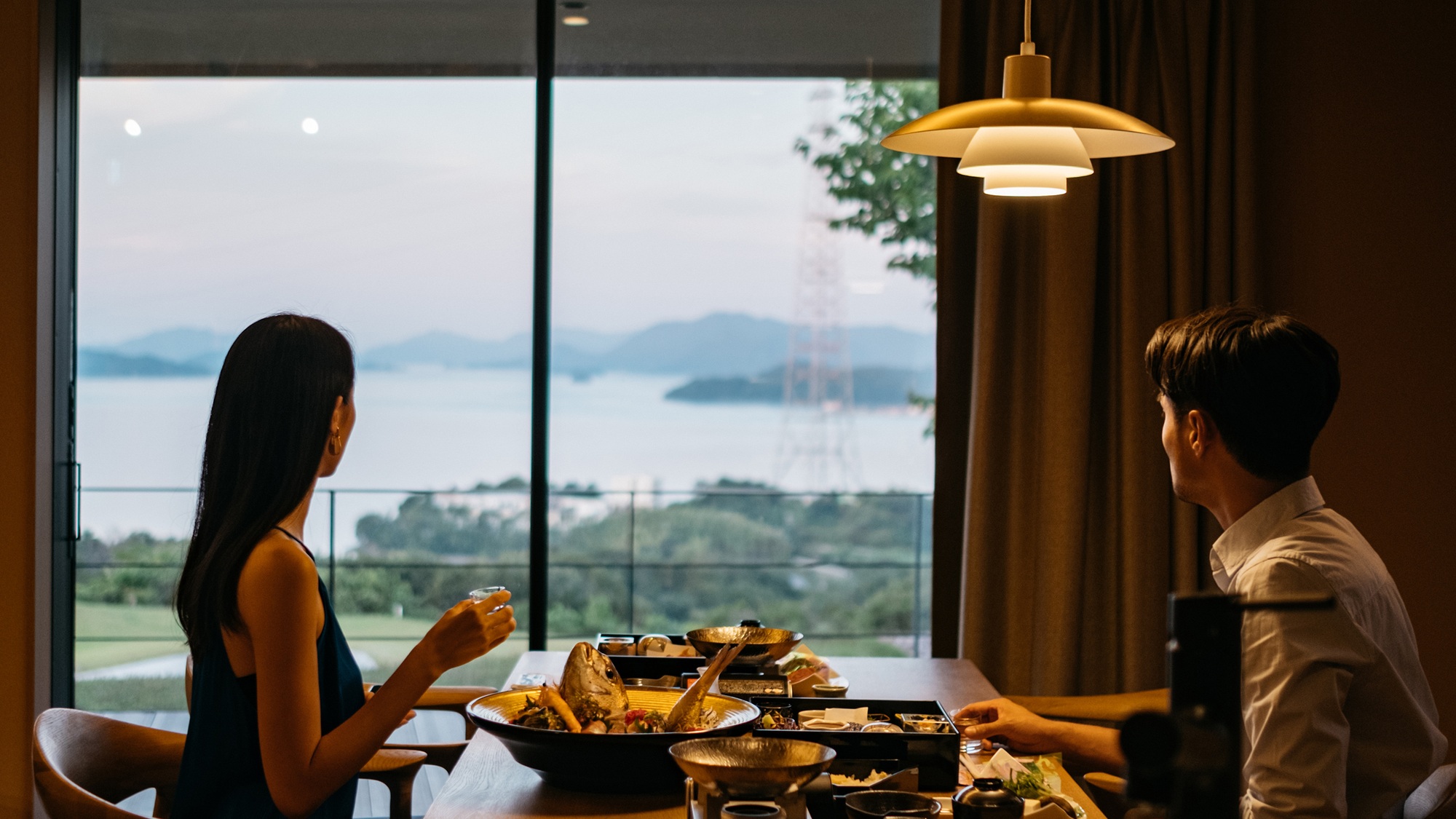 ・【夕食】カップルやご夫婦での記念のご旅行などを料理長自慢の逸品で彩ります