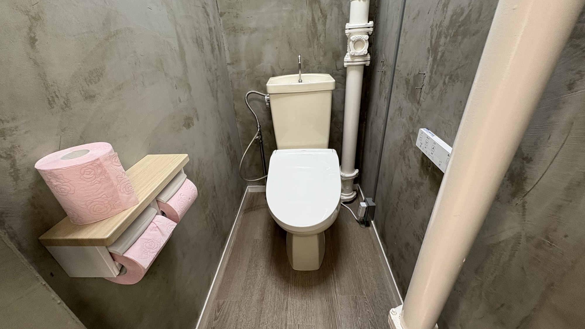 ・温水洗浄便座付きトイレを完備