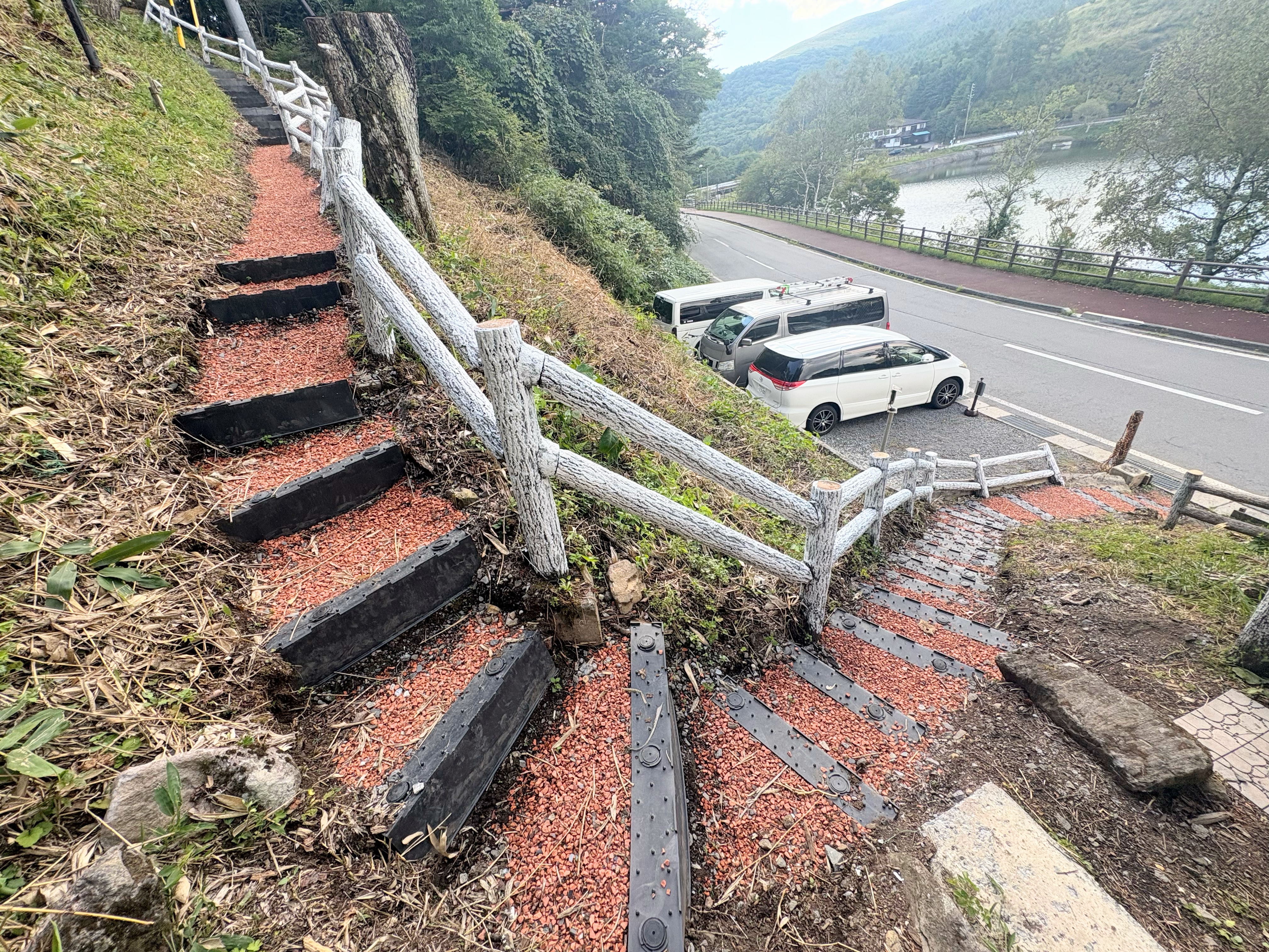 駐車場～階段