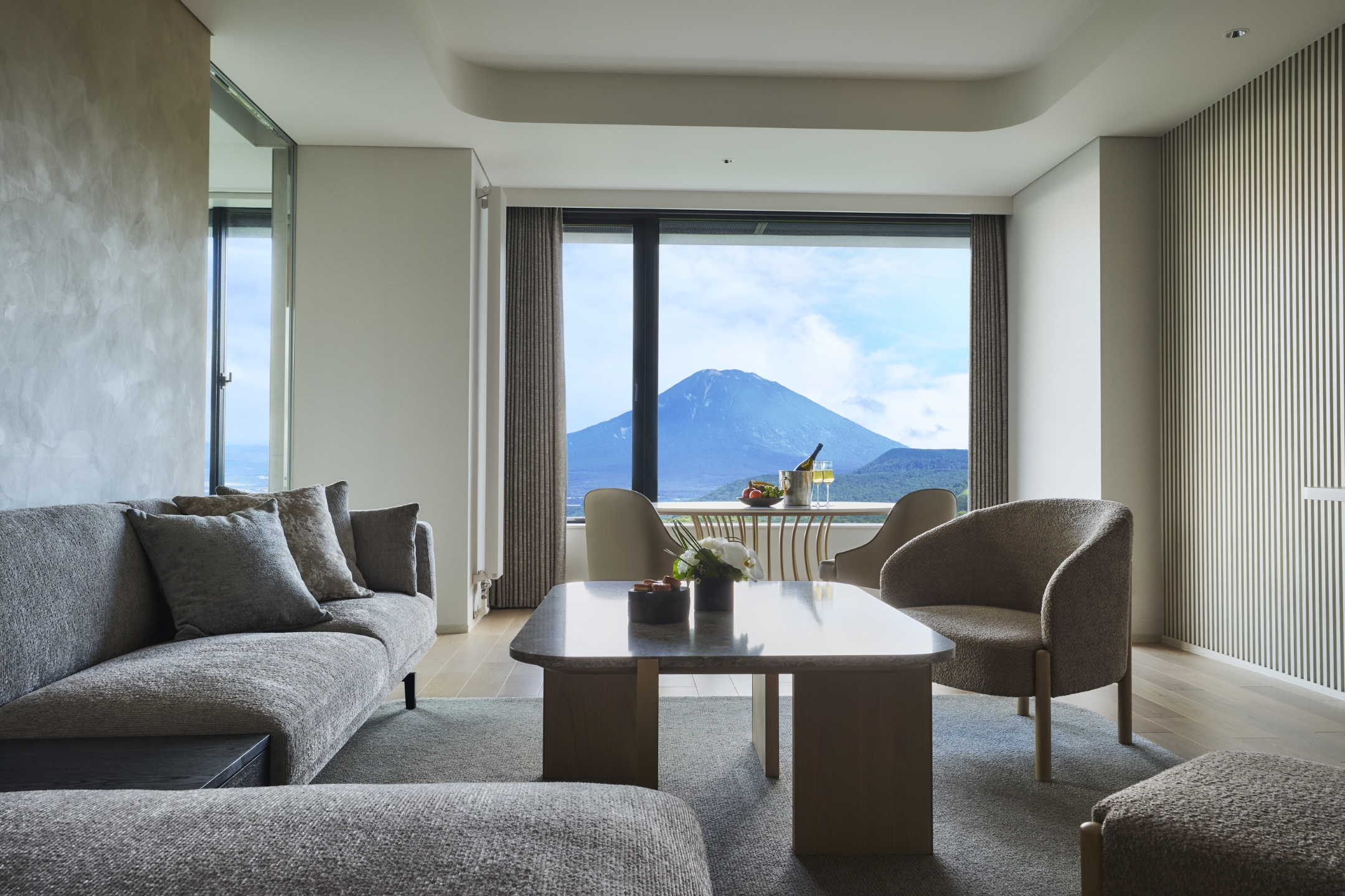 Corner Onsen Suite Yotei View