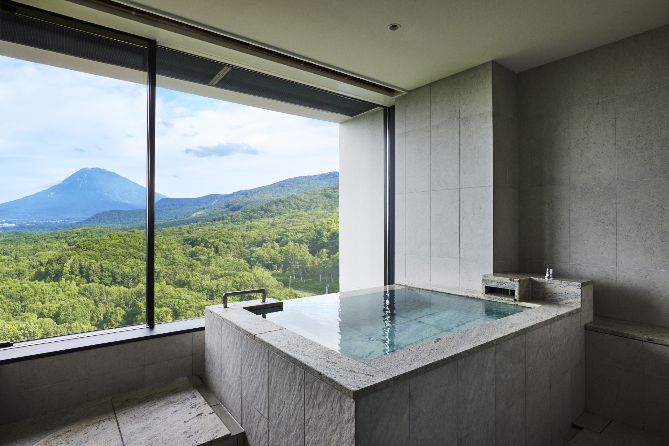 Onsen Suite Mt Yotei View King
