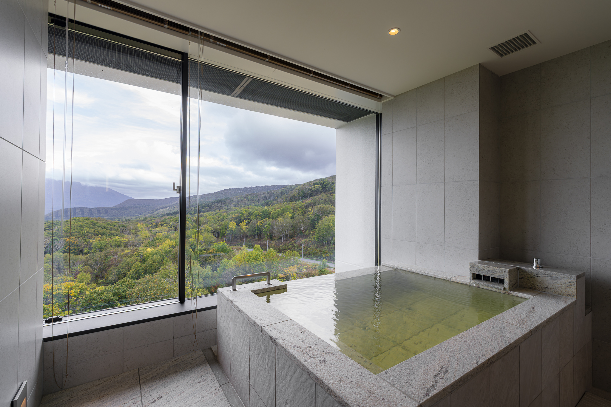 Weiss Onsen Suite, Mt. Yotei