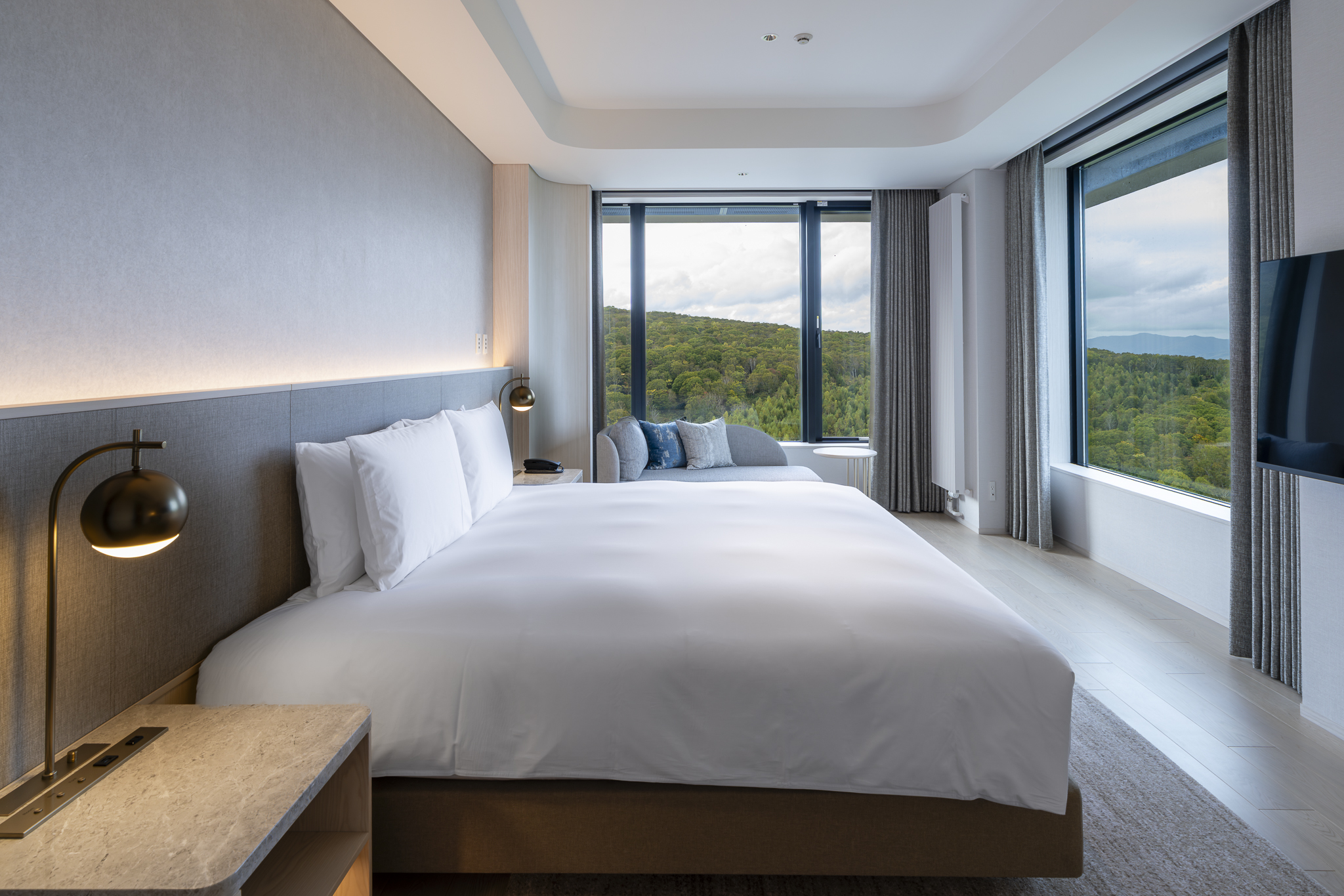 Corner Suite, Weiss View King