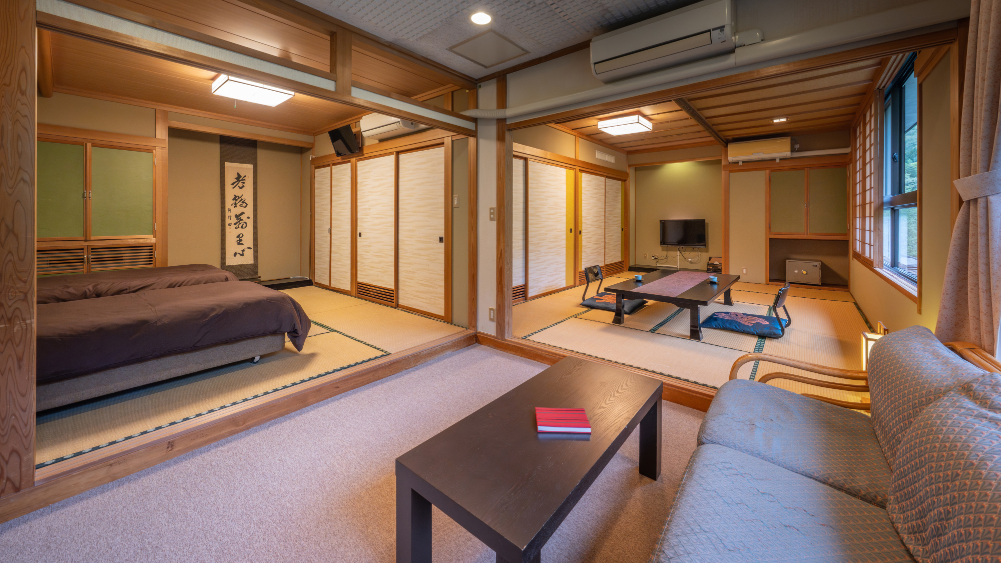 【客室】2間和室ツインベッド