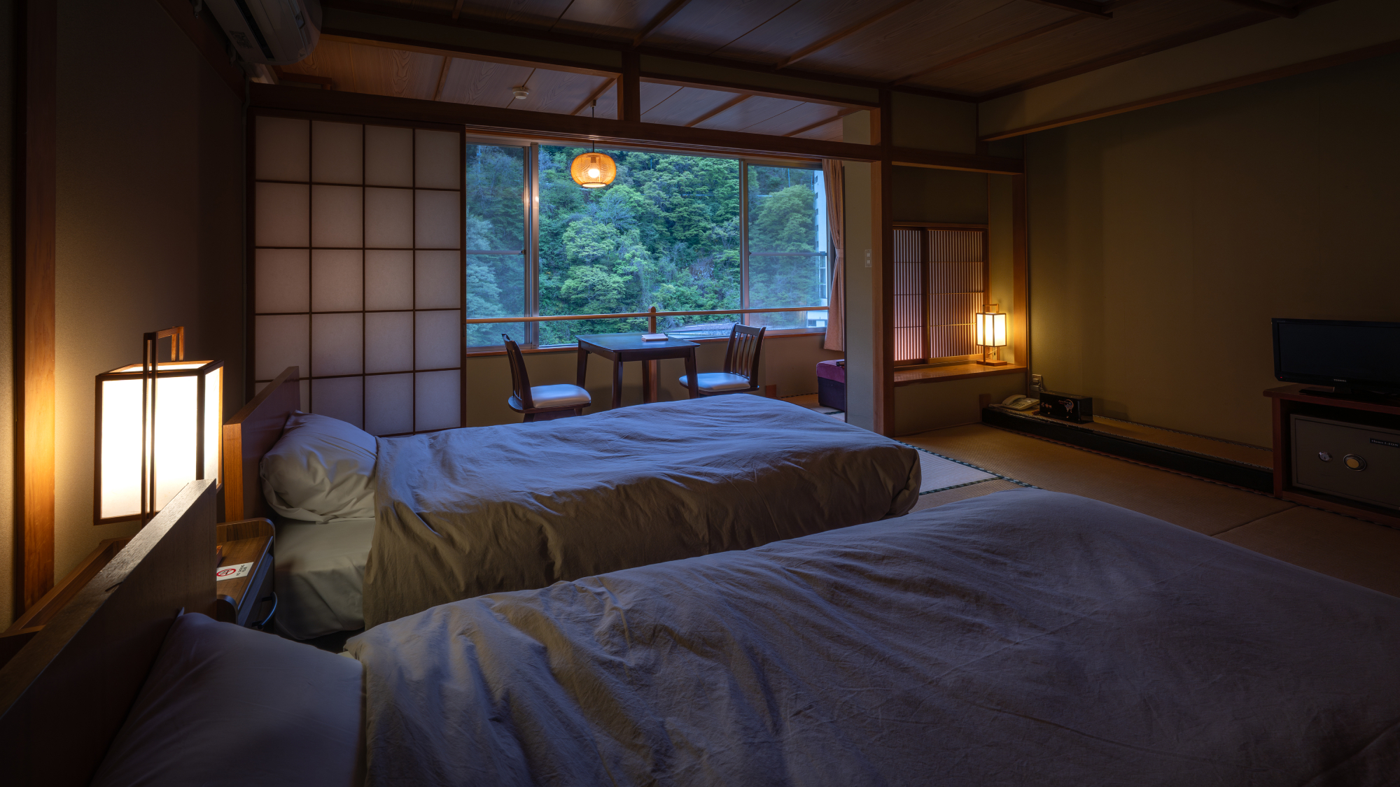 【客室】10畳ツインベッド