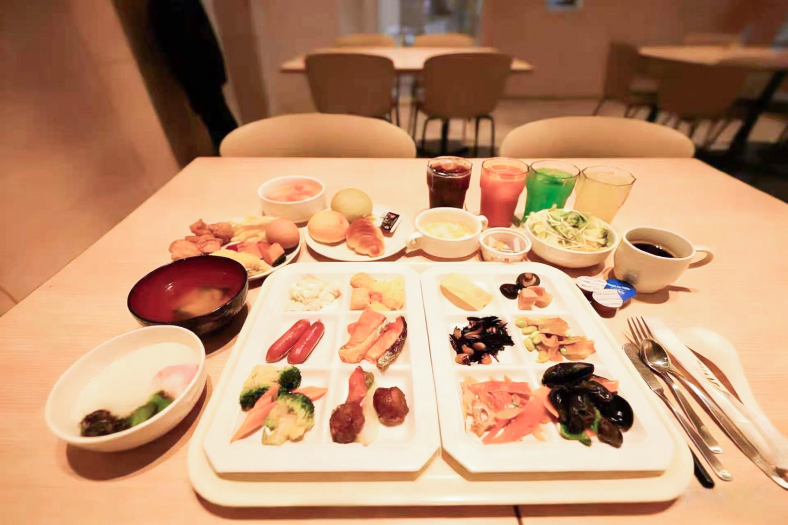 朝食