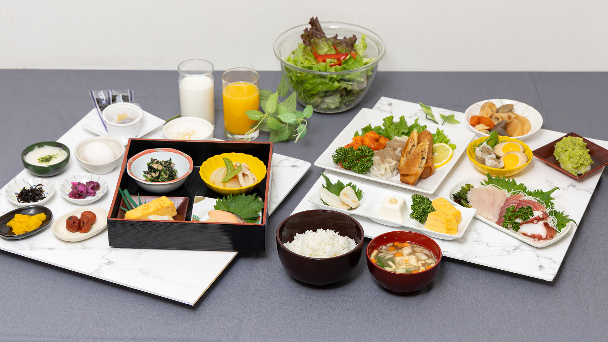＜食事＞和食や洋食などバラエティー豊かな日替わり定食（写真は一例）