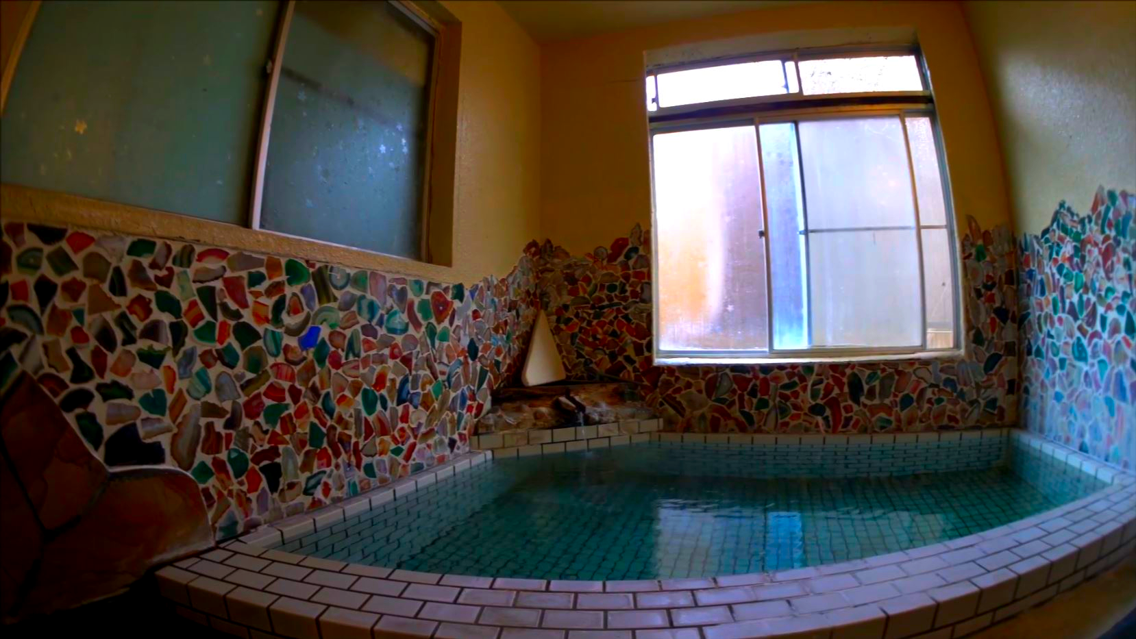女性温泉