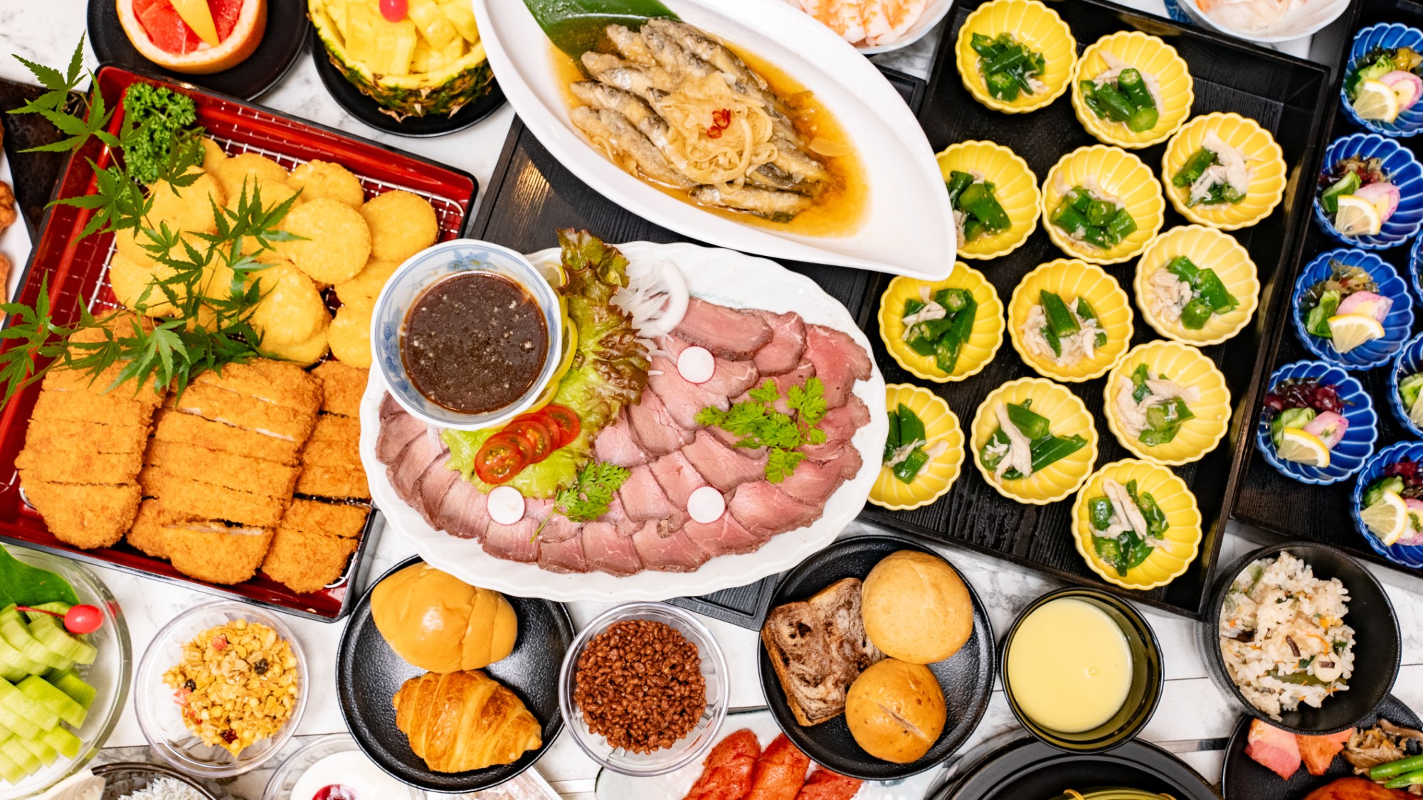 お食事は本館にて♪　（朝食ビュッフェ）