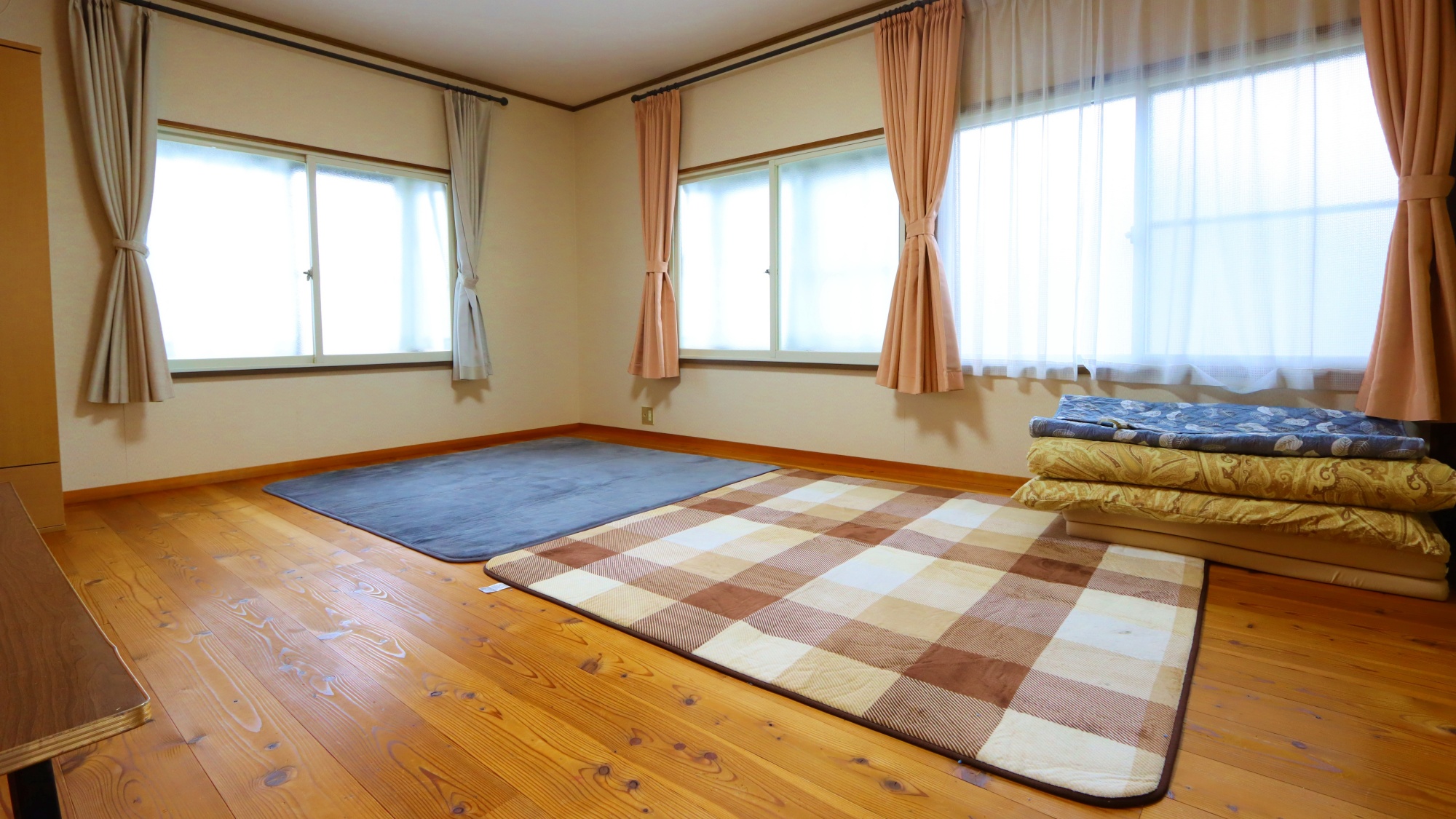 【和室】10畳の広々空間でお過ごしいただけます