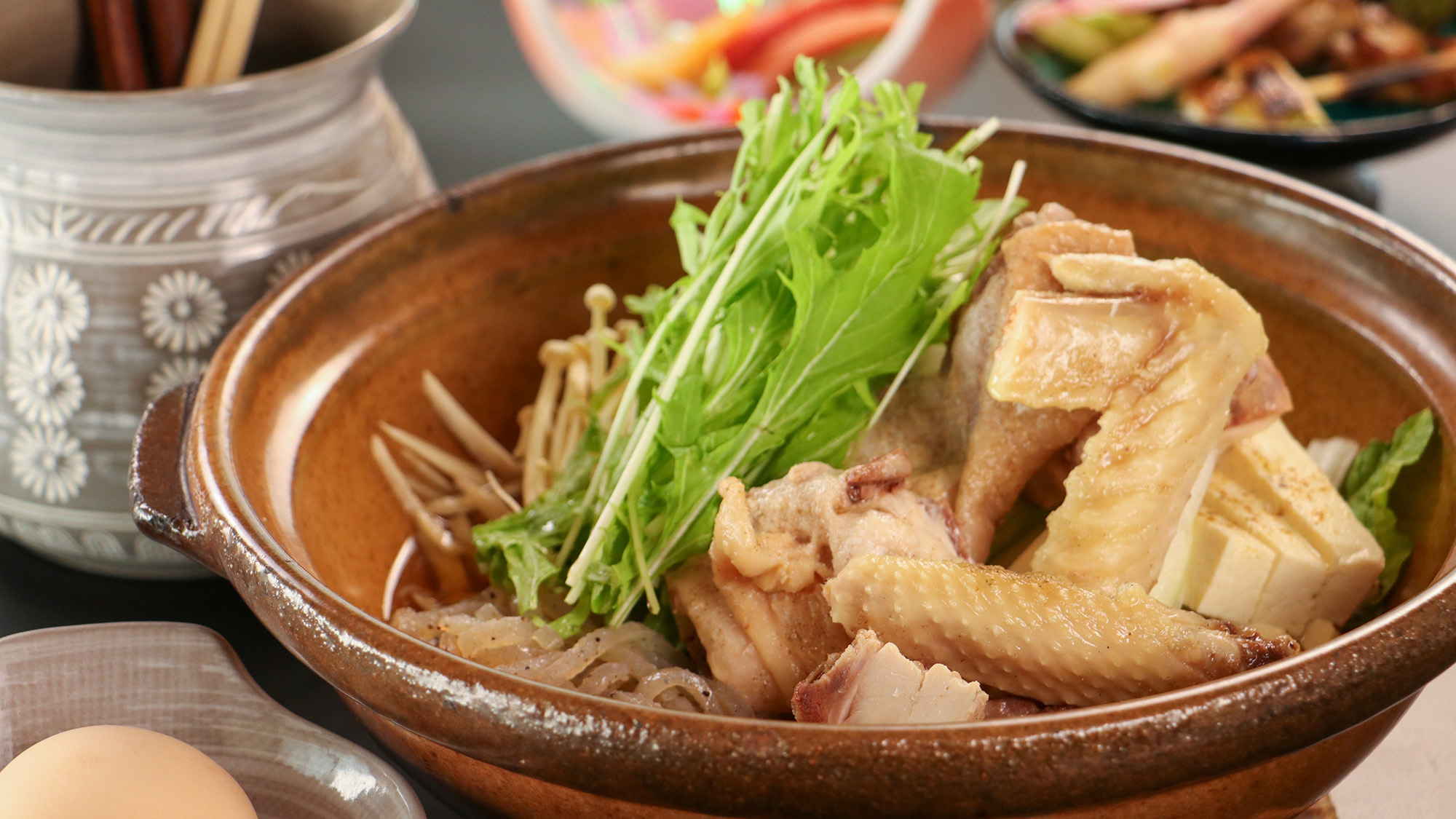 #奥久慈しゃもなべ　しゃもガラスープのあっさり醤油味の鍋となっております。