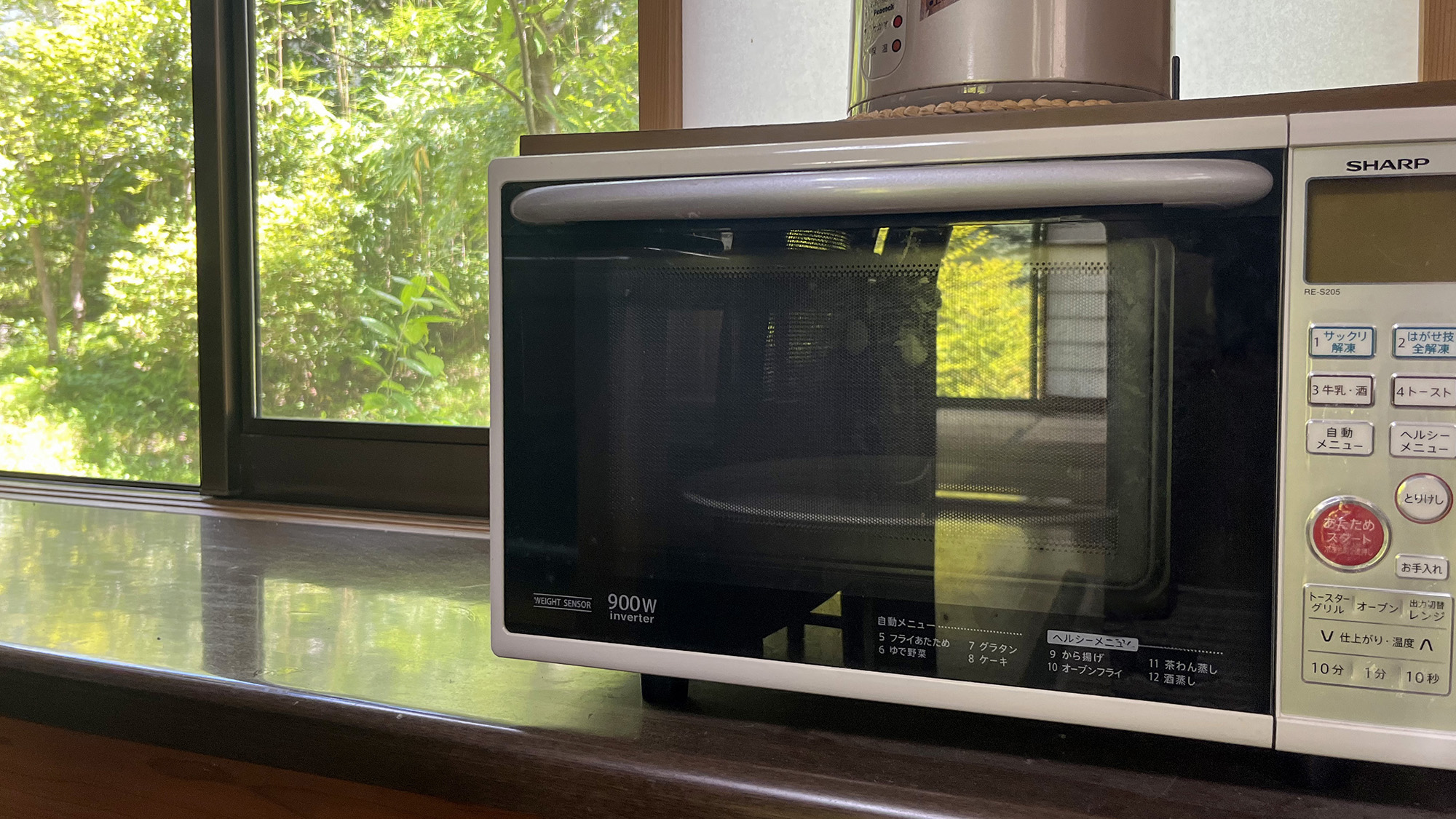 #かじか　キッチン設備の一つとして、電子レンジも完備しています。