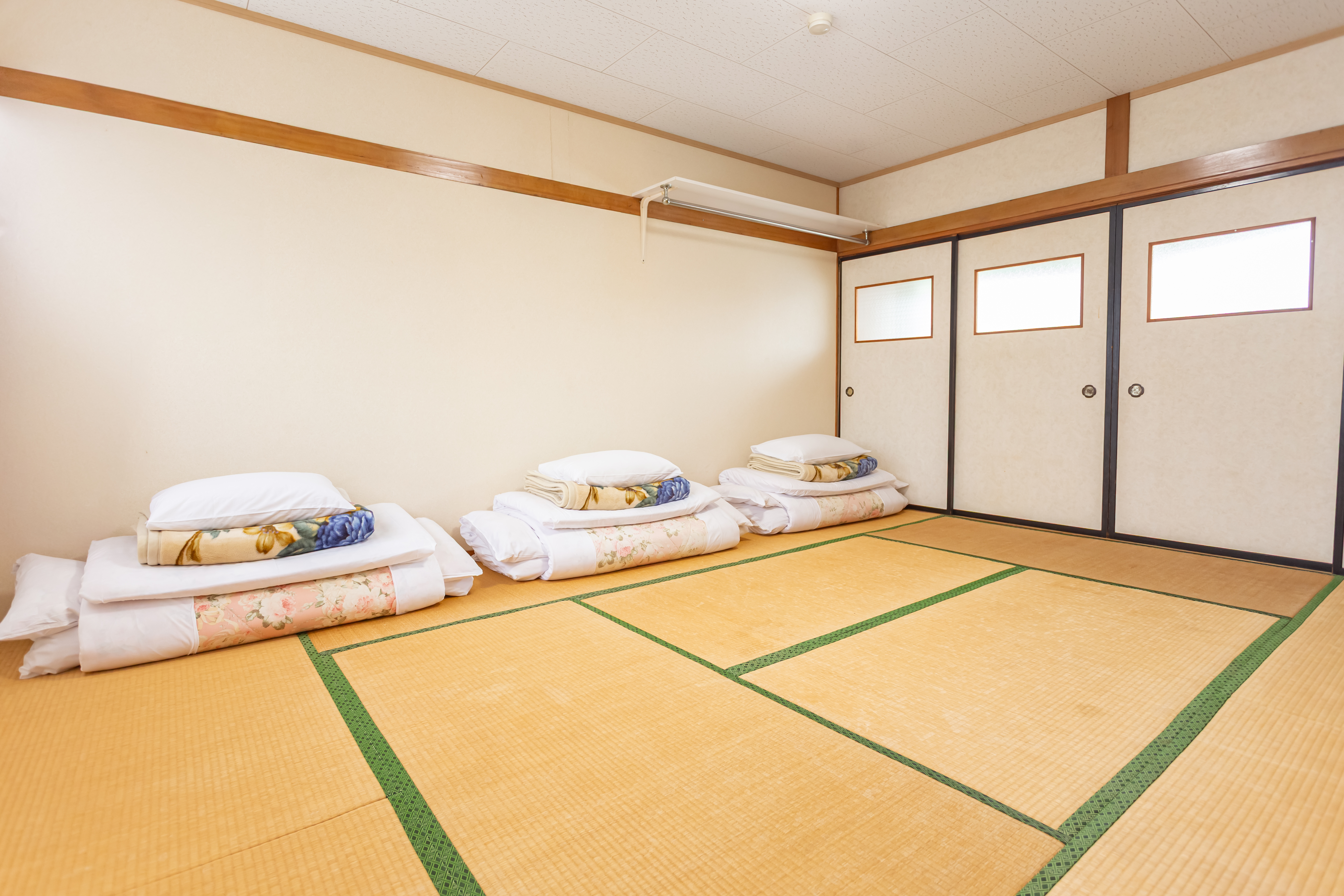 【禁煙】和室１２畳　風呂トイレなし(共用)