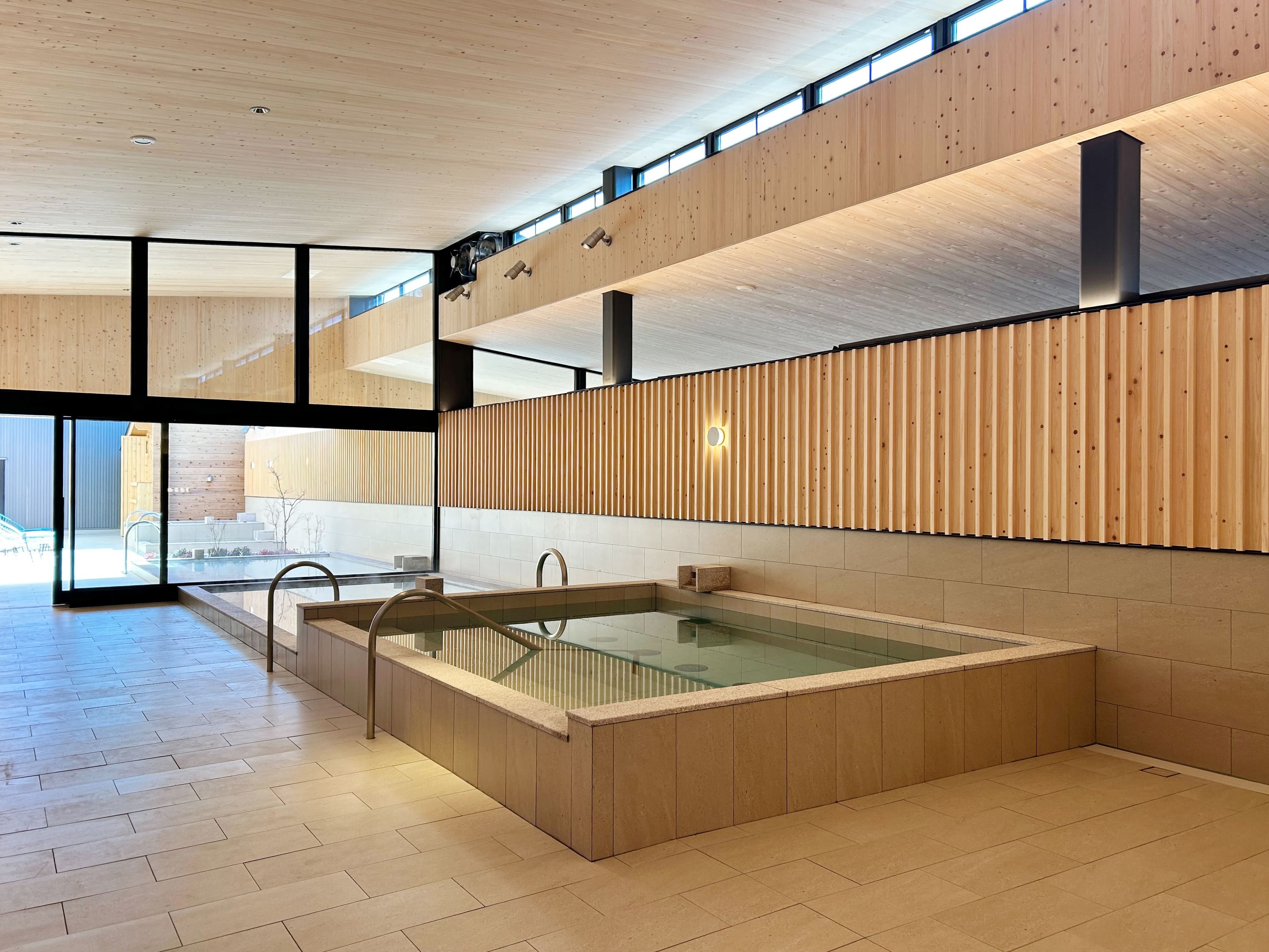 温浴施設「AQUAIGNIS GARDEN SPA」