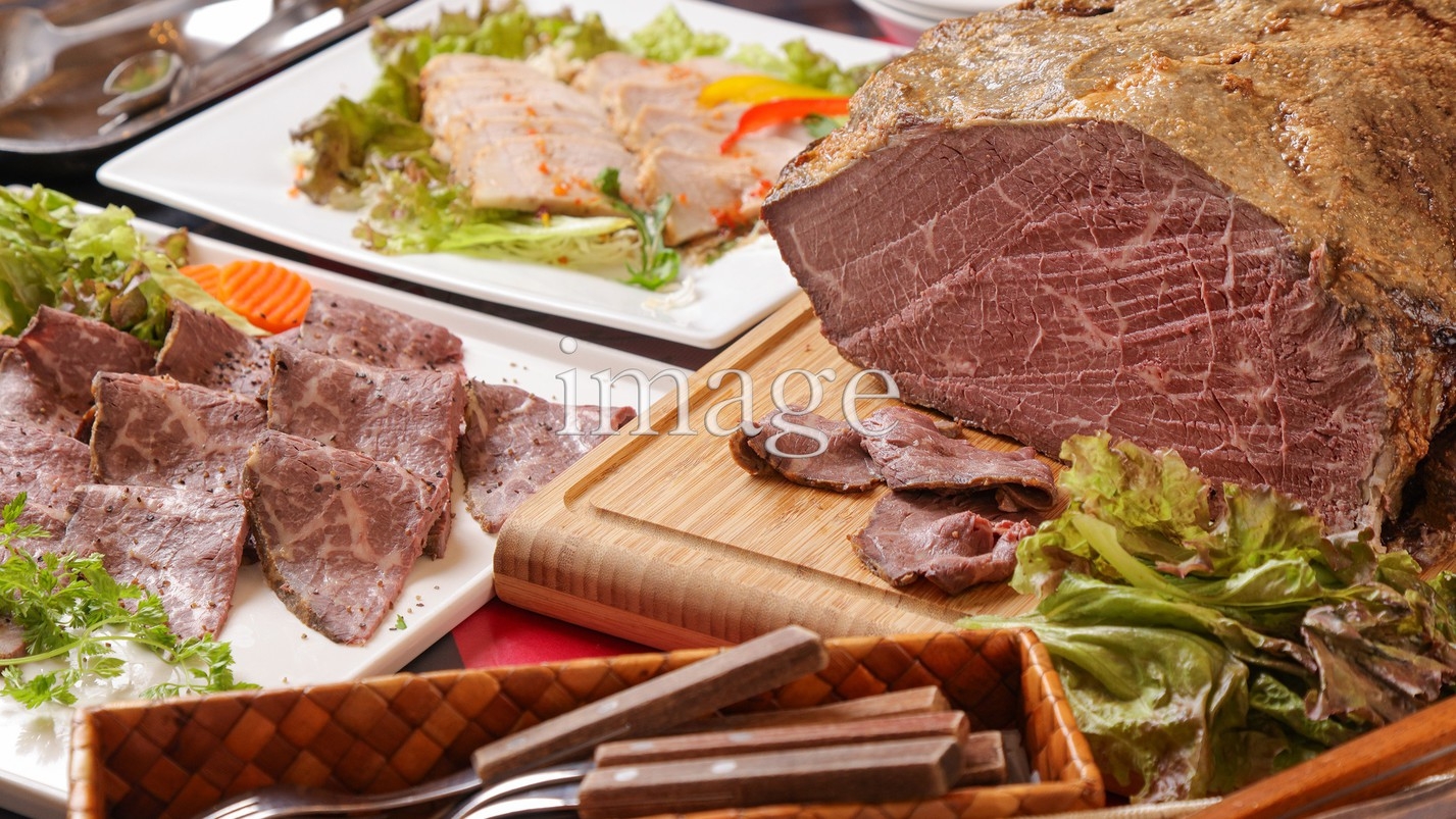 【プレオープン・朝食付き】お肉専門店ならではの高品質なお肉と地元グルメを愉しめる贅沢和洋ビュッフェ。