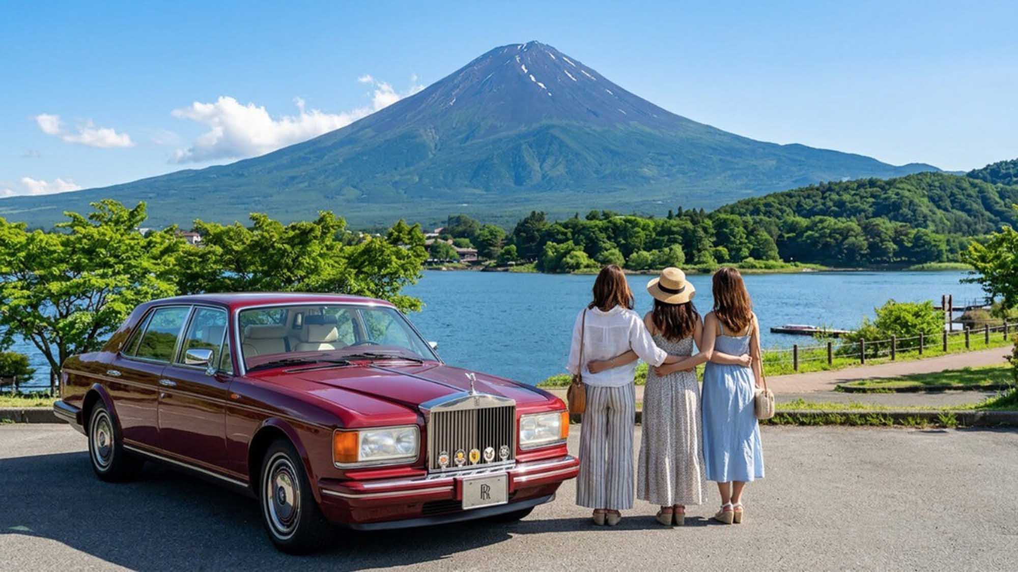 富士山を仰ぐ特等席。ロールスロイスの静寂に包まれ、移ろう四季を五感で愛でる。公式サイトで予約