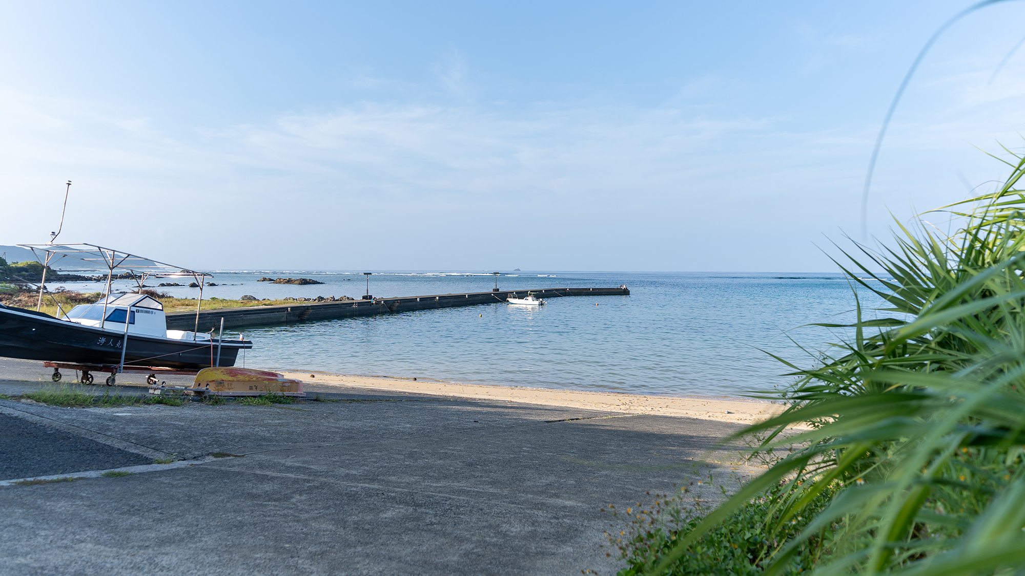 海までは徒歩1分。土盛海岸へも車で5分の好立地。