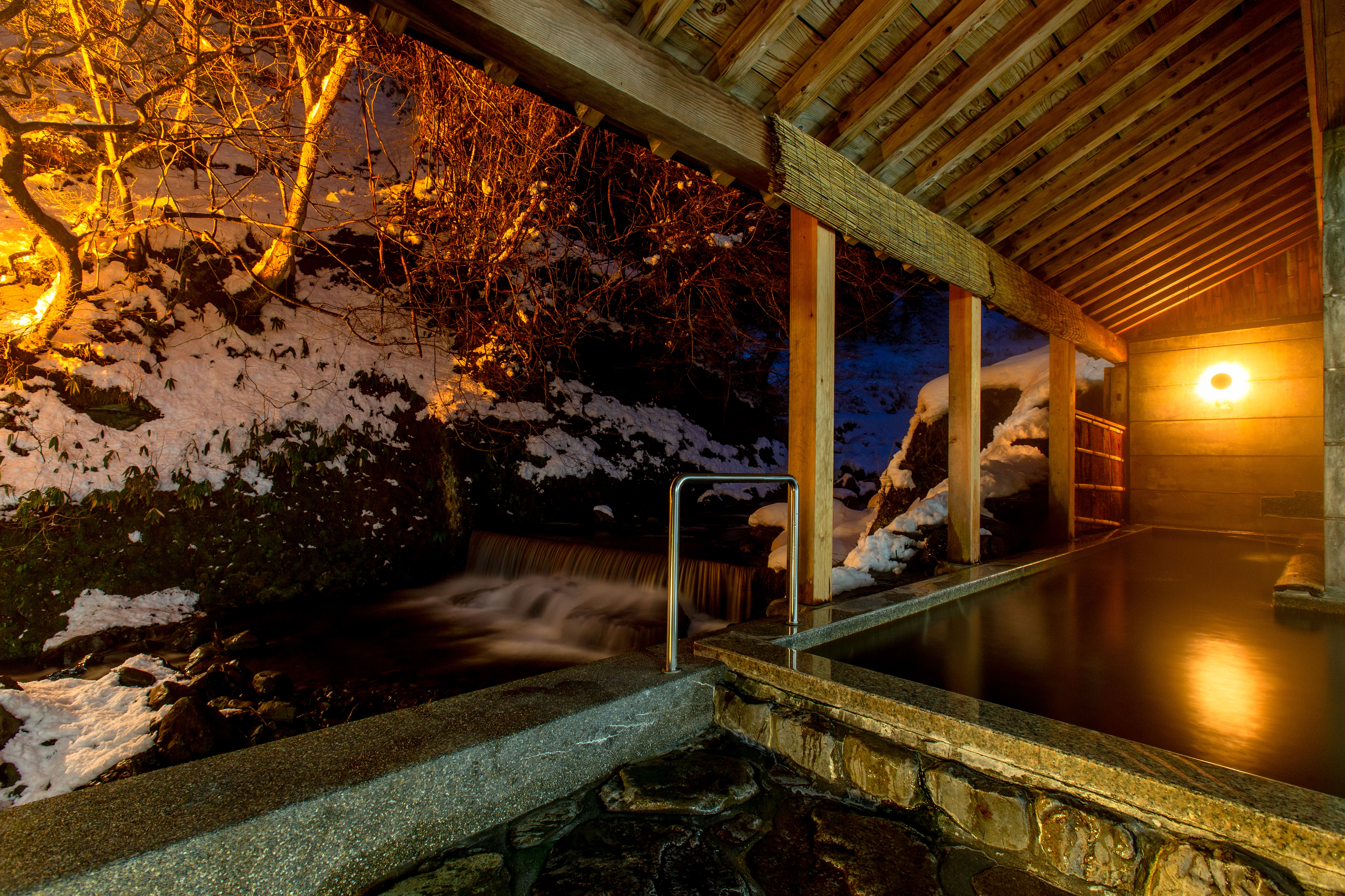 雪景色の露天風呂