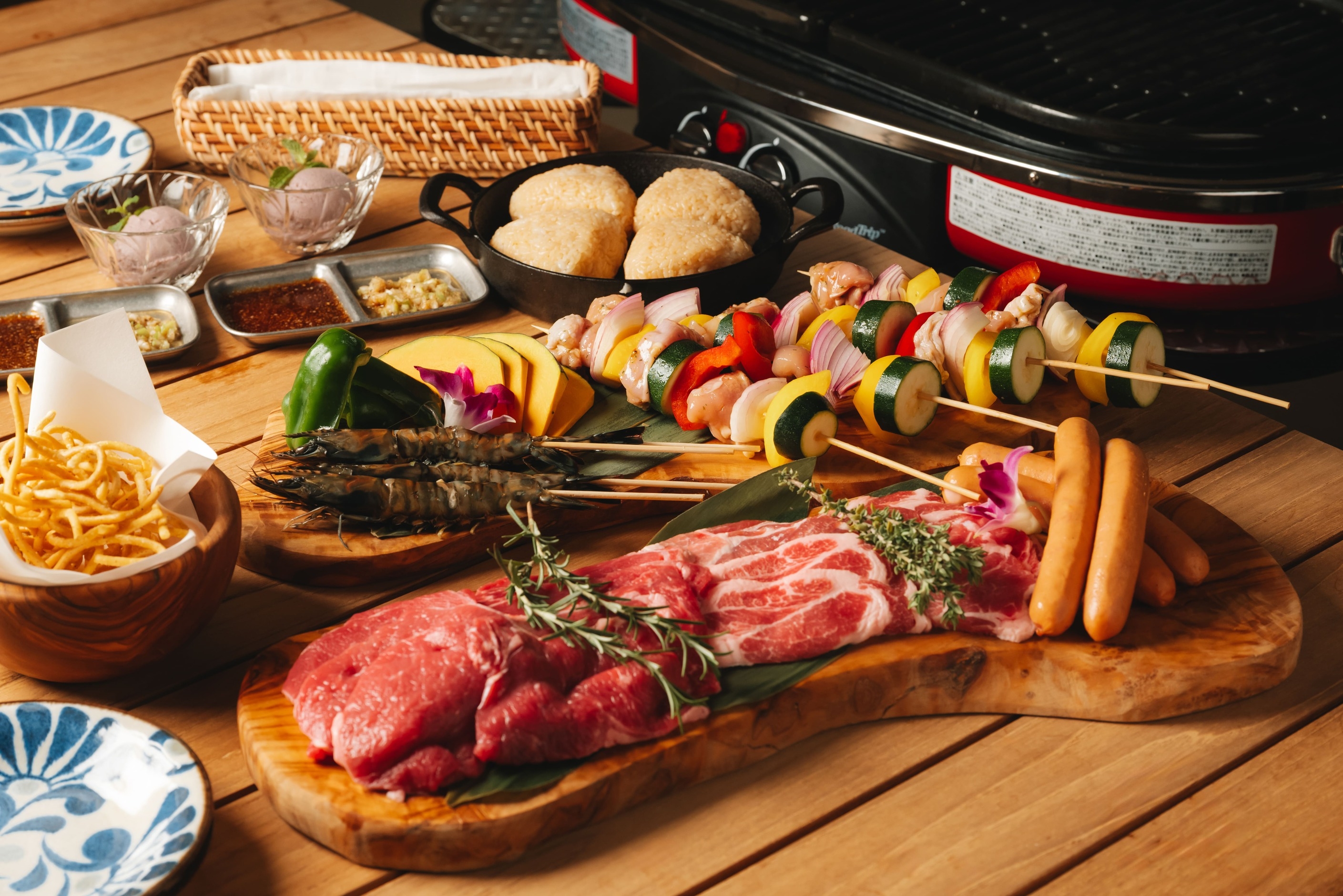 【連泊割】【夕朝食付き】【ビーチから3分】【屋外プール・サウナ付】森や海の気配を感じる優雅なヴィラ