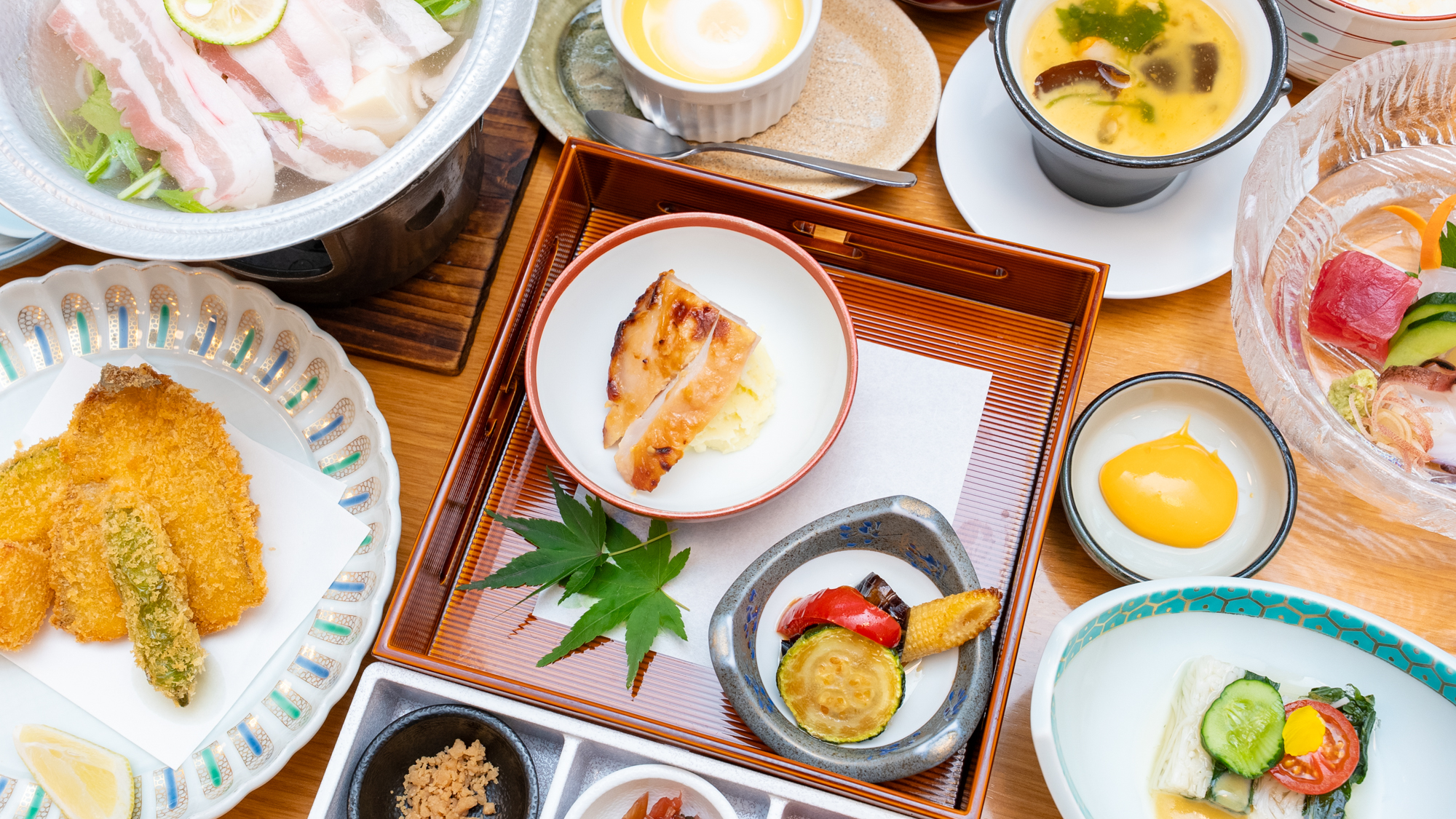 【夕食】腕振るう料理長の四季会席。贅沢な味わいと季節感溢れる料理をご堪能ください！
