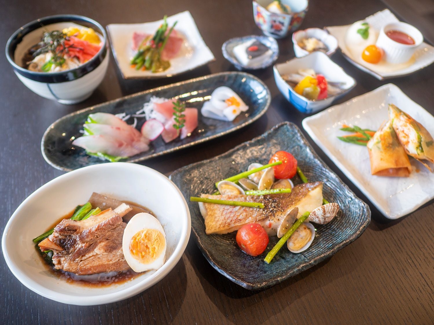 迷ったらこちら！奄美の夜を満喫する“島ごちそう”夕朝食付きプラン【黒糖焼酎飲み放題付き♪】