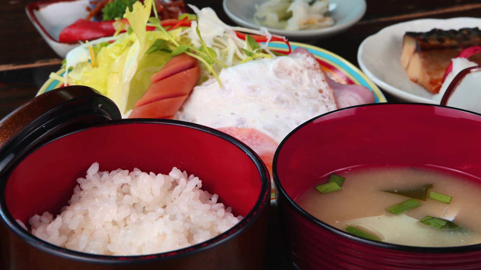 【連泊・朝食付き】４連泊以上でもっとお得に！朝食も日替わりだから毎日飽きない♪