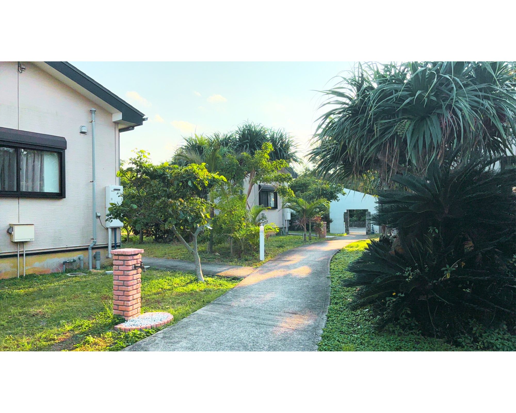 【敷地内外観】海から帰ってきて足を洗える水場もお使いいただけます＊
