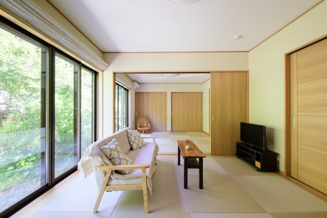 【4泊以上プラン】源泉かけ流し＆極上の眠り。平屋の温泉宿で湯治気分を満喫！ドライブで美術館巡り